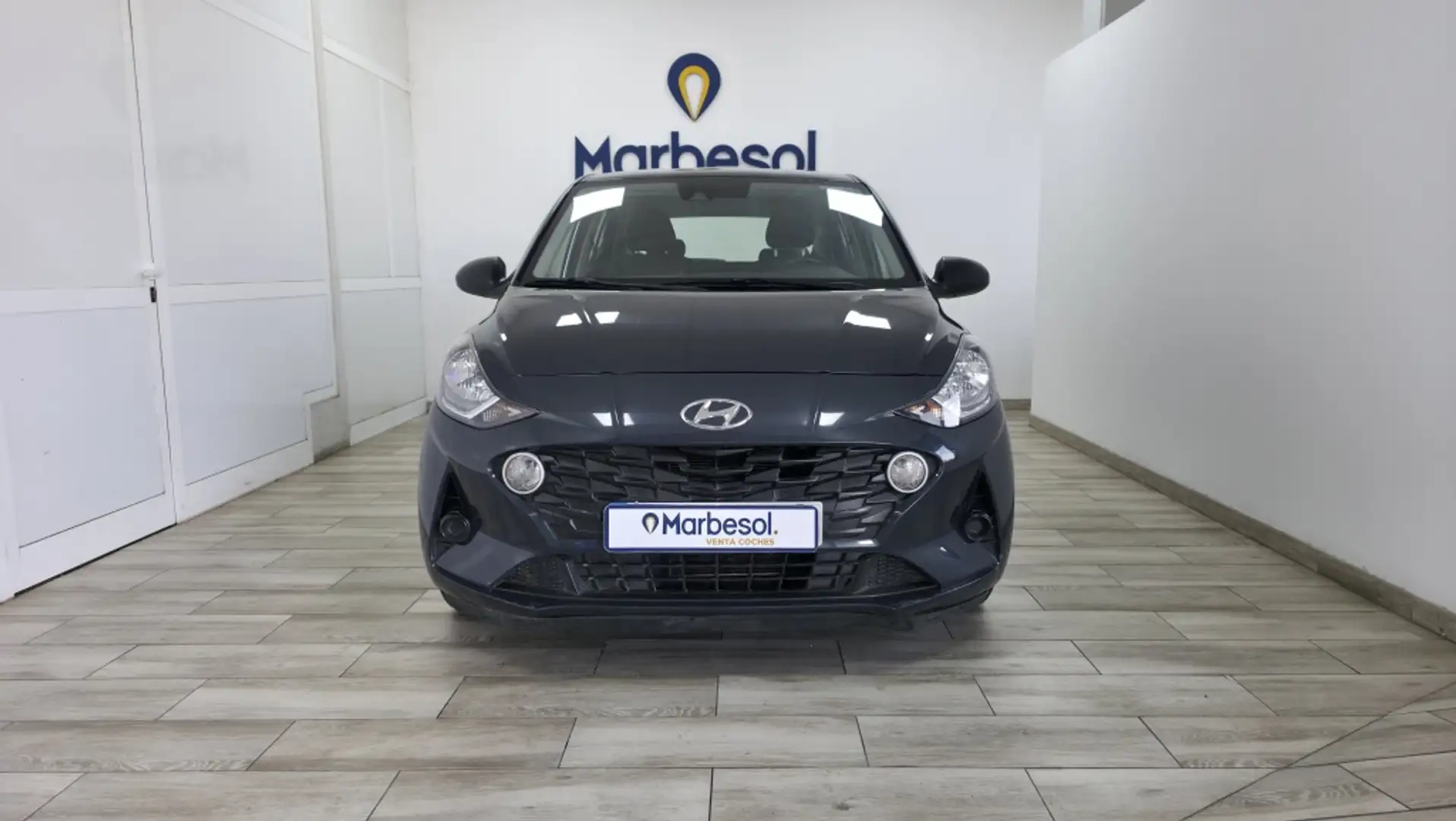 Hyundai i10 1.0 MPI Tecno Gris - 1