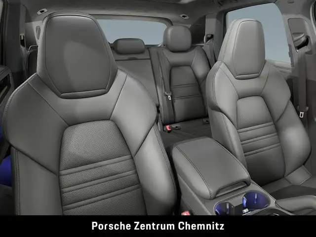 Porsche Cayenne GTS view 6