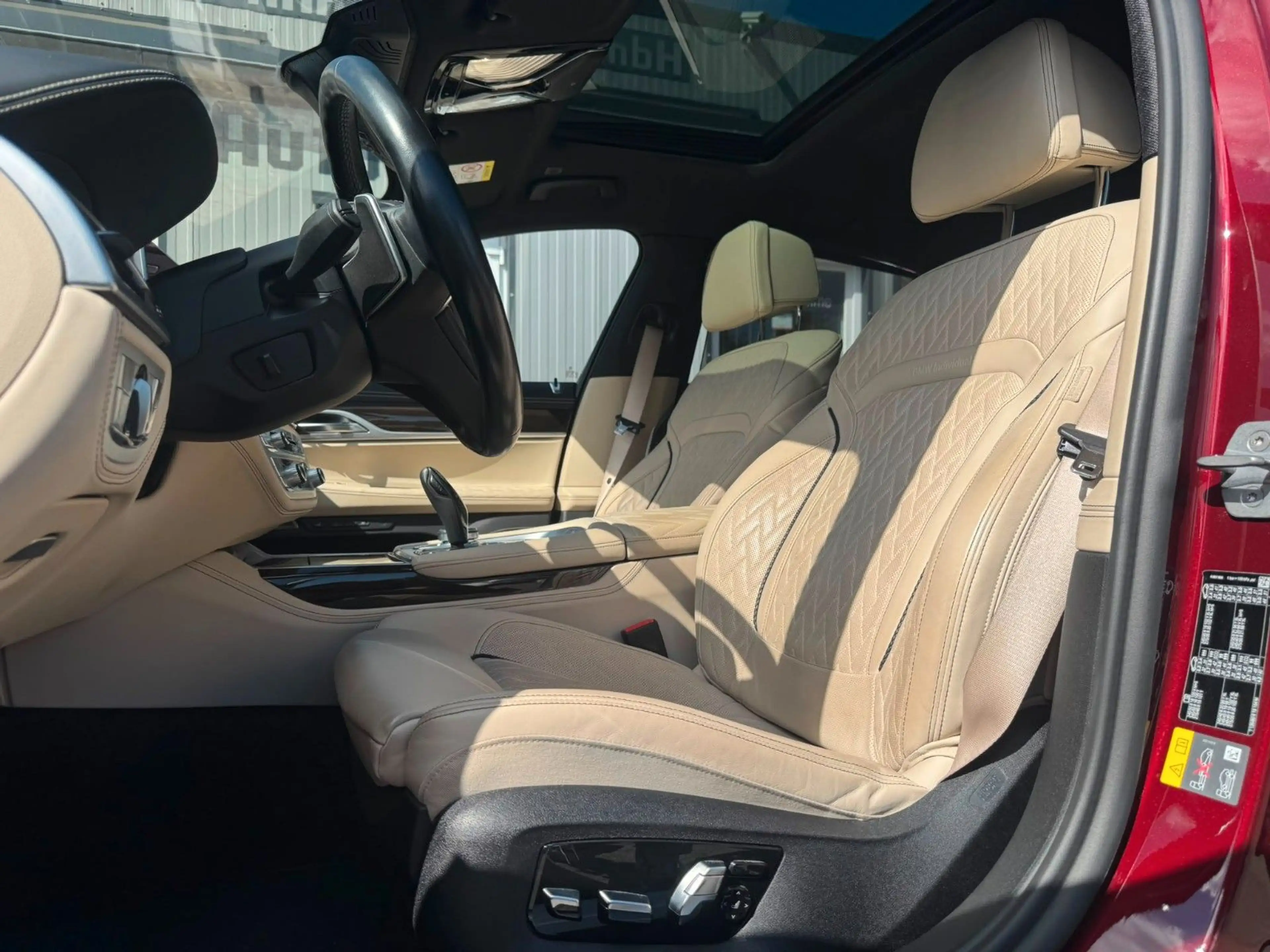 BMW 745 e LASER°INDIVIDUAL°MEMORY°HUD°LEDER°ELSSD°SH! — photo 9