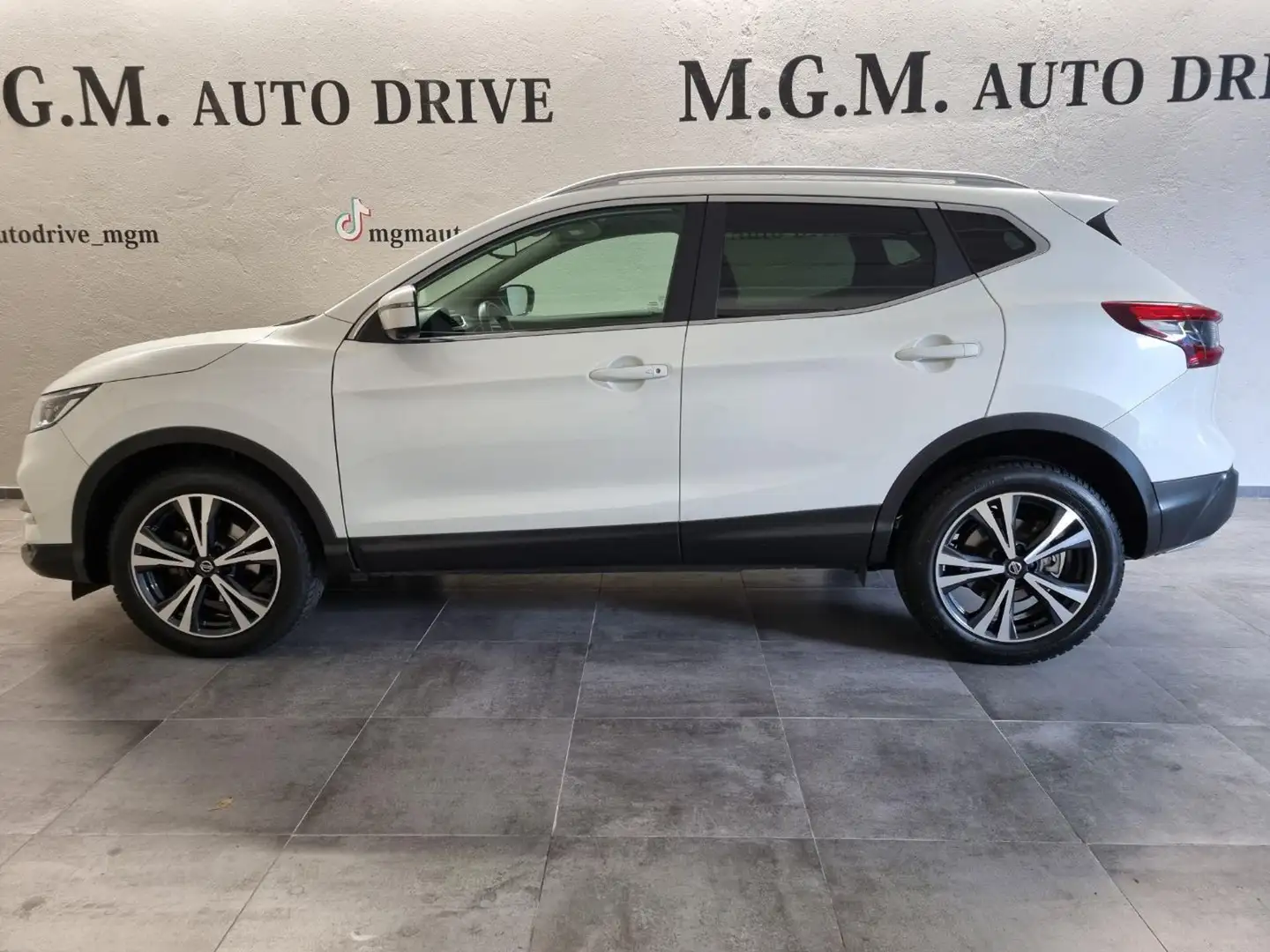 Nissan Qashqai 1.5 dCi 115 CV N-Connecta Weiß - 2