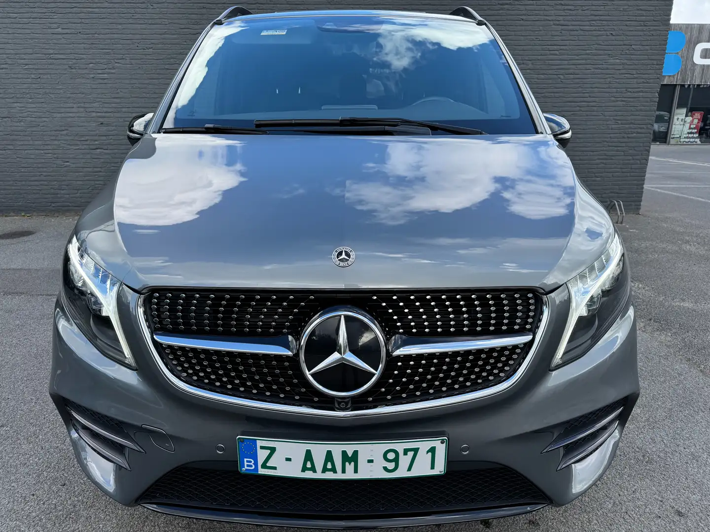 Mercedes-Benz V 300 V 300d  AMG Line Renting V/A €805 per maand Сірий - 2