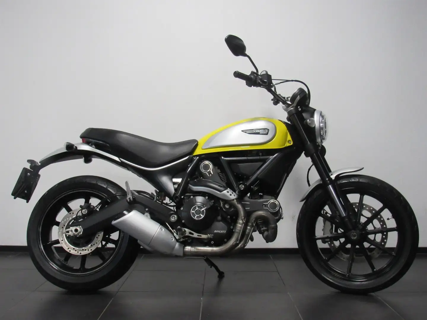 Ducati Scrambler ICON Geel - 1