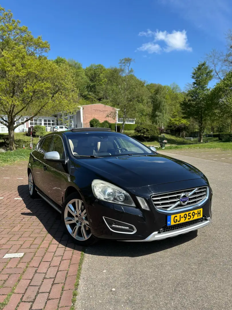 Volvo V60 1.6 T4 180 pk, 2011, Zwart Černá - 1
