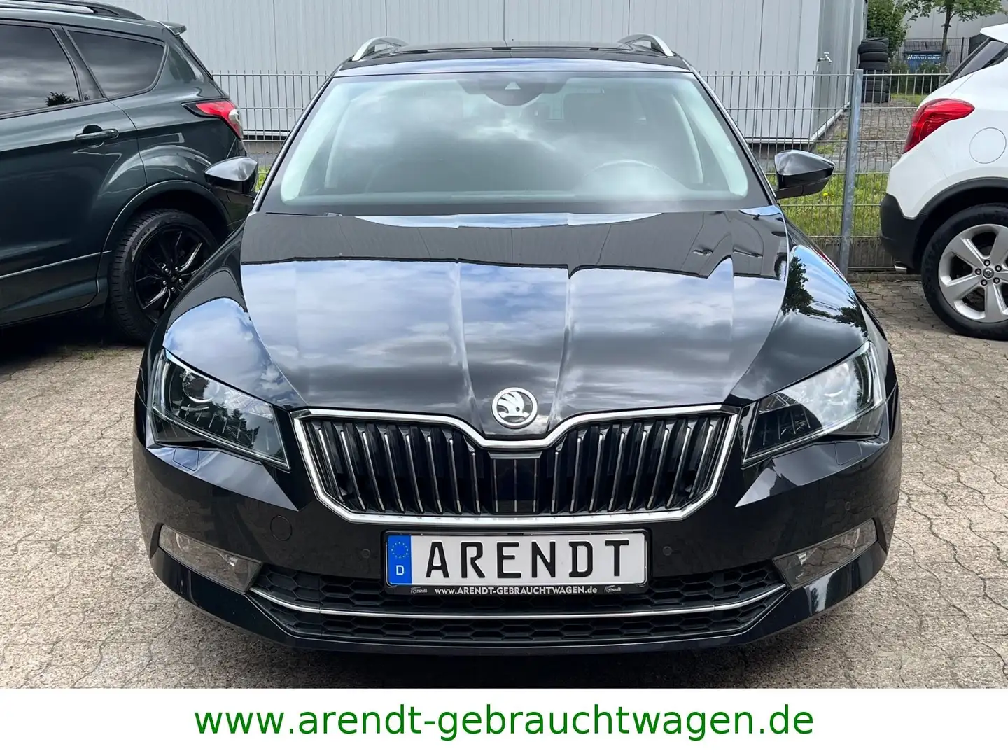 Skoda Superb Combi L&K 4x4*AUTOMATIK/LEDER/PANO/RFK* Schwarz - 2