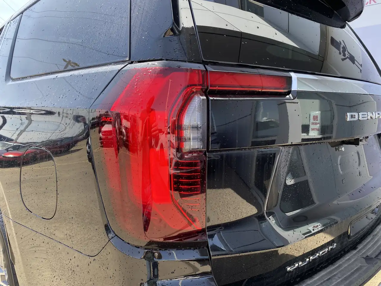 GMC Yukon снимка GMC Yukon