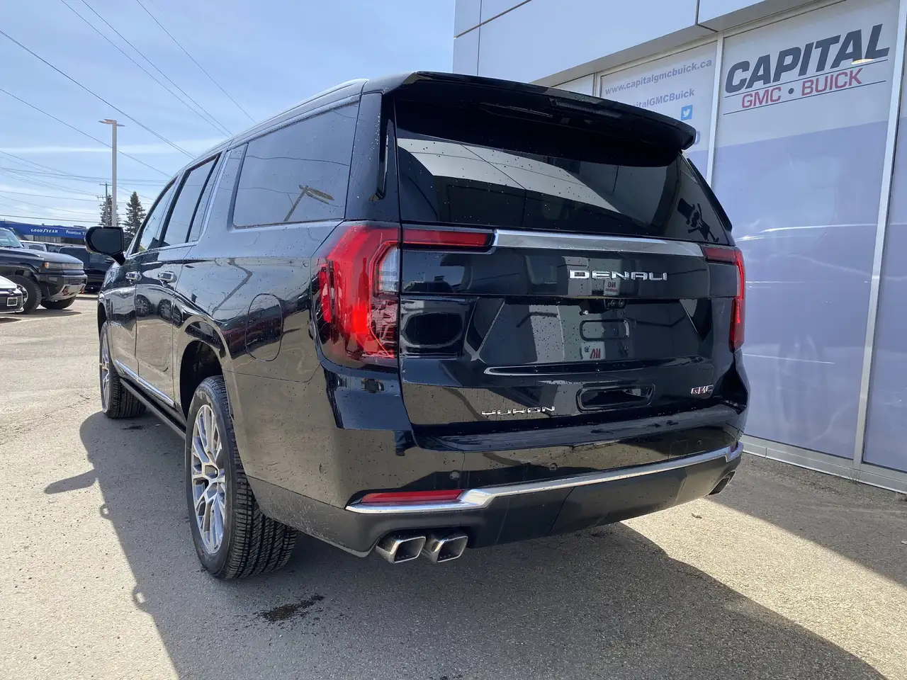GMC Yukon снимка GMC Yukon