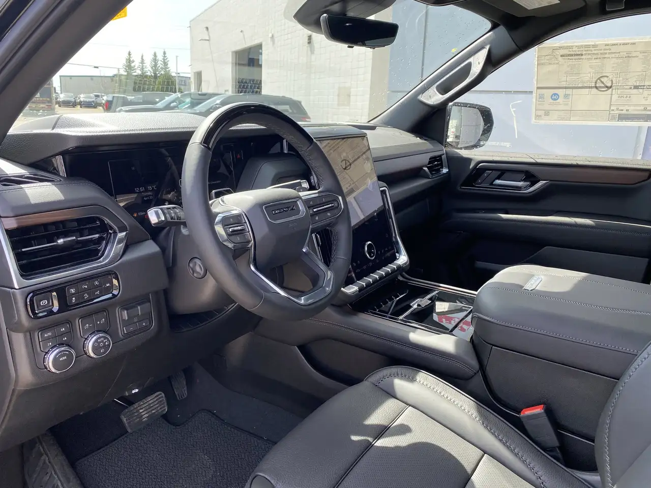 GMC Yukon снимка GMC Yukon