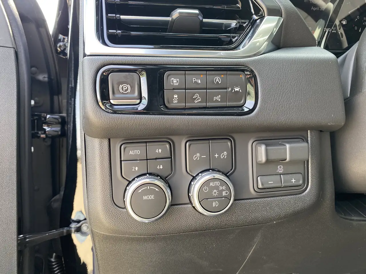 GMC Yukon снимка GMC Yukon