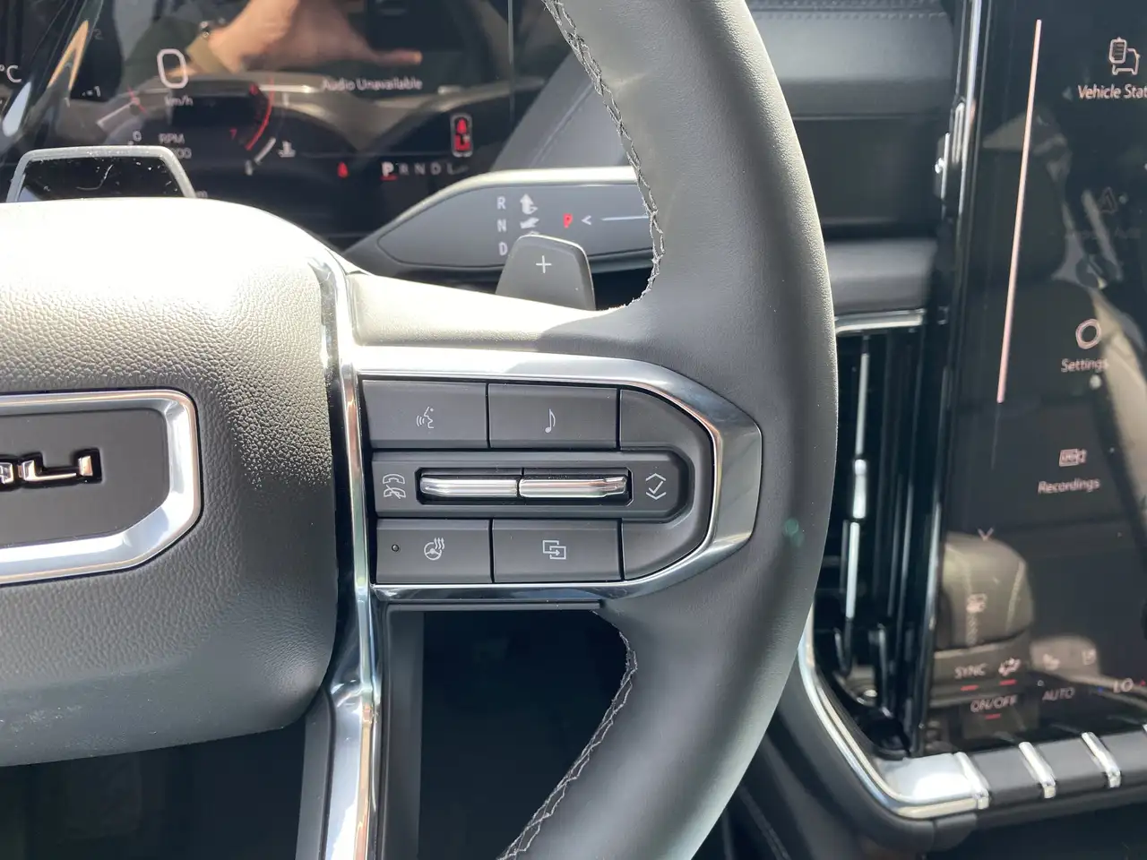 GMC Yukon снимка GMC Yukon
