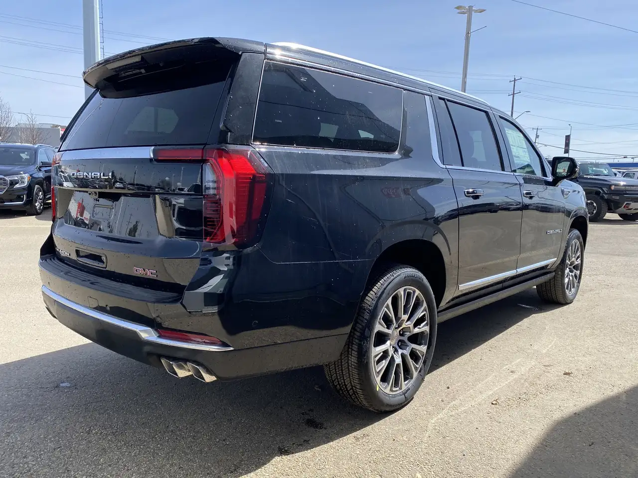 GMC Yukon снимка GMC Yukon