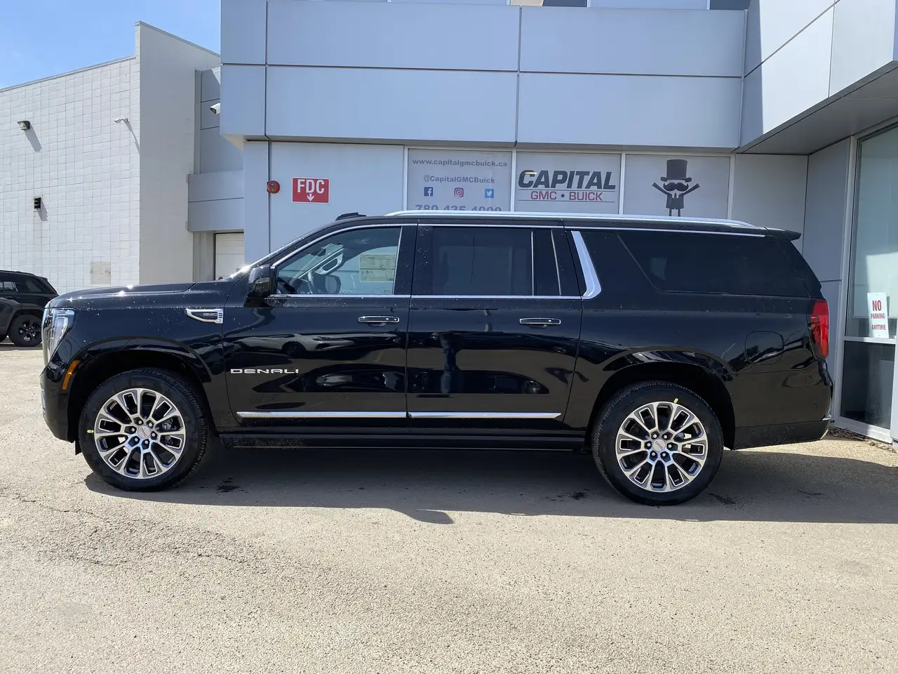 GMC Yukon снимка GMC Yukon