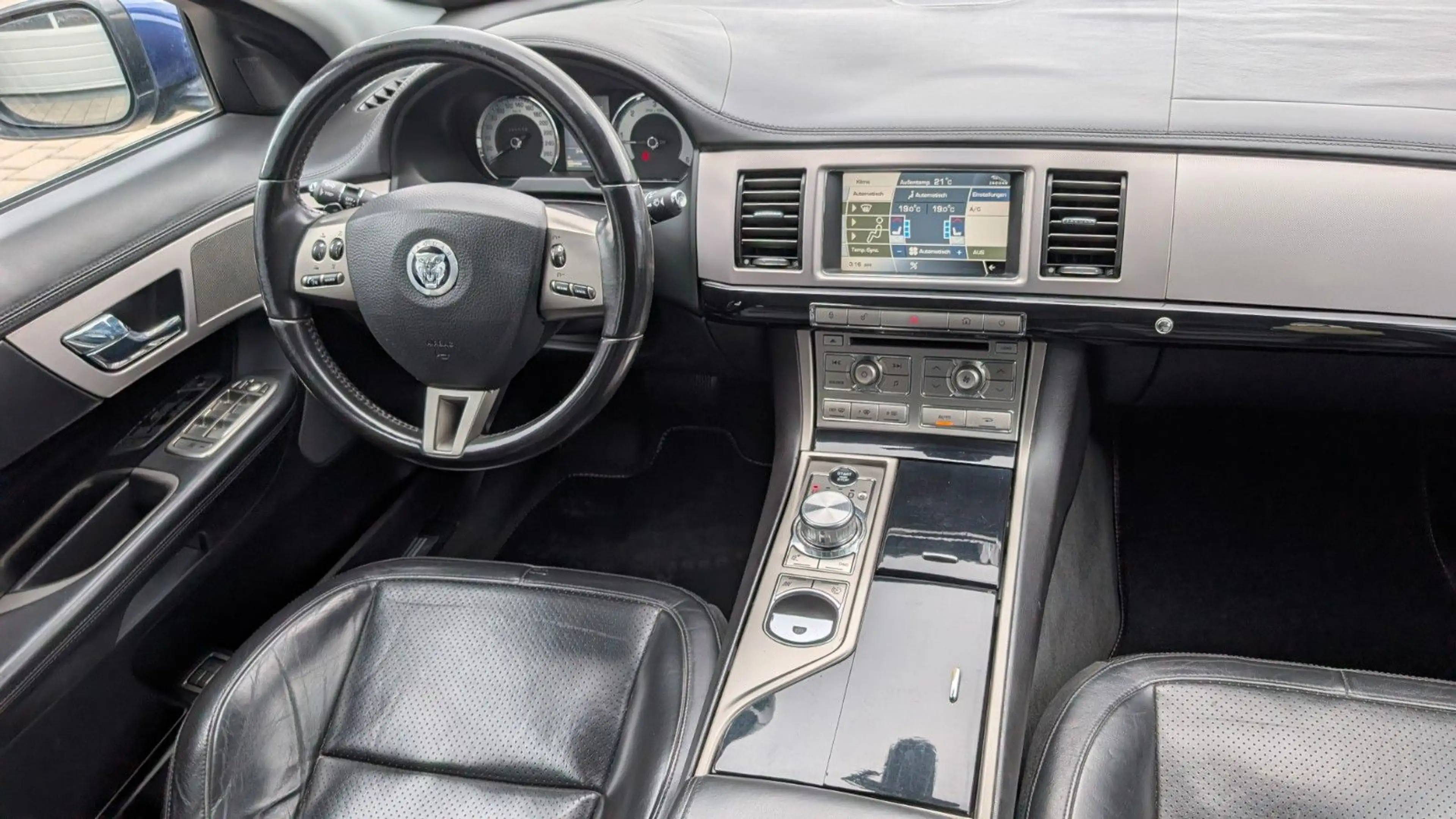 Jaguar XF 3.0 V6 Diesel S Premium Luxury Sitzbelüftung — photo 14