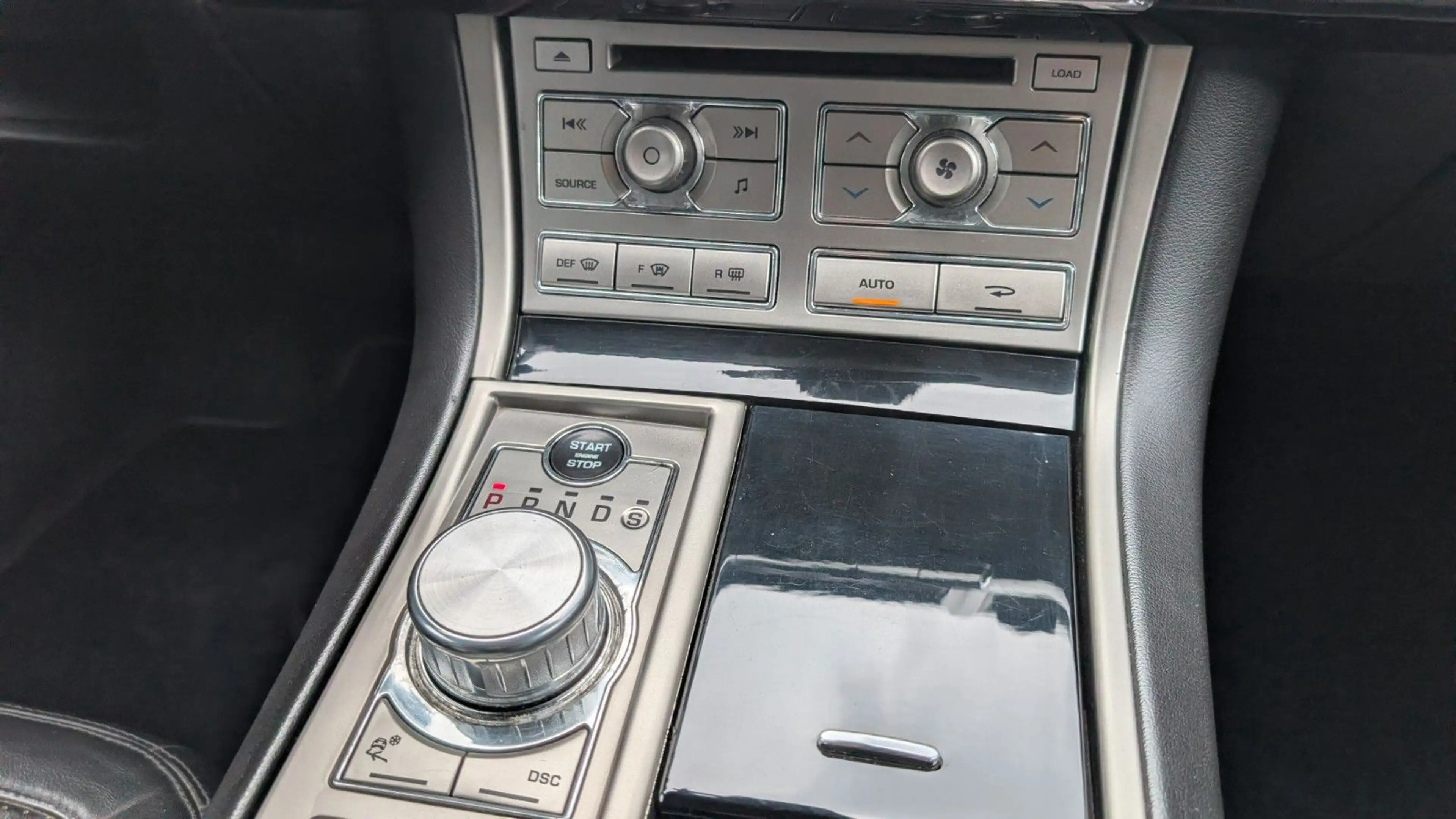 Jaguar XF 3.0 V6 Diesel S Premium Luxury Sitzbelüftung — photo 7