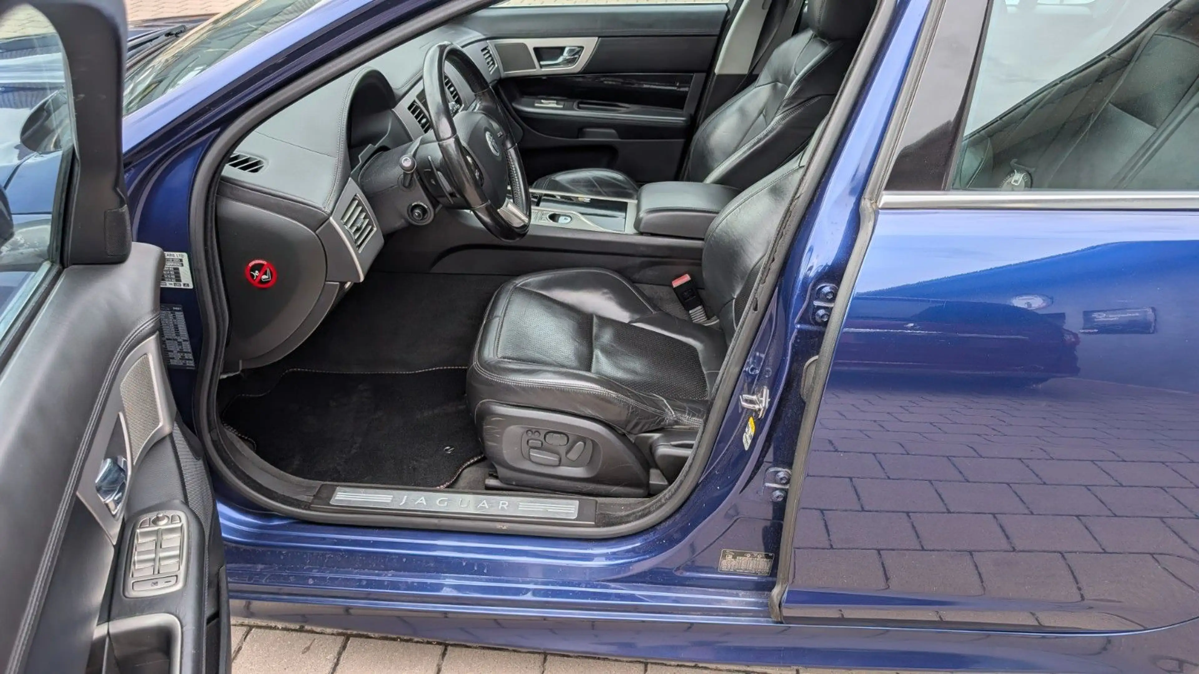Jaguar XF 3.0 V6 Diesel S Premium Luxury Sitzbelüftung — photo 8