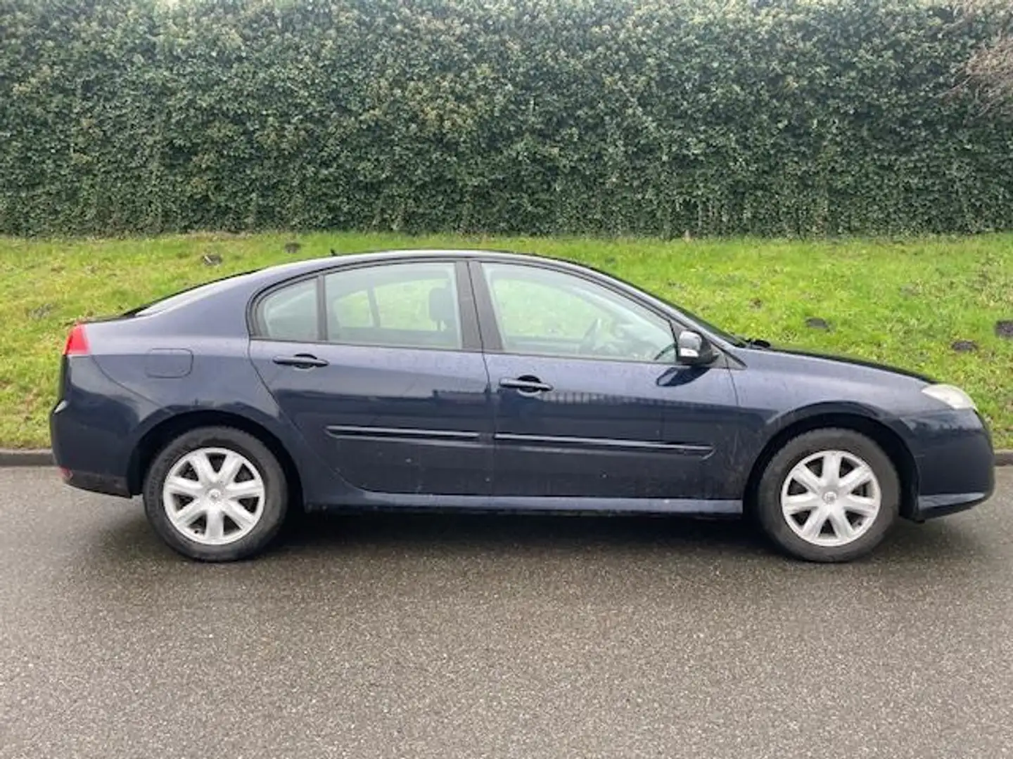 Renault Laguna 2.0 16V Sélection Business - Navi - Clima Bleu - 2