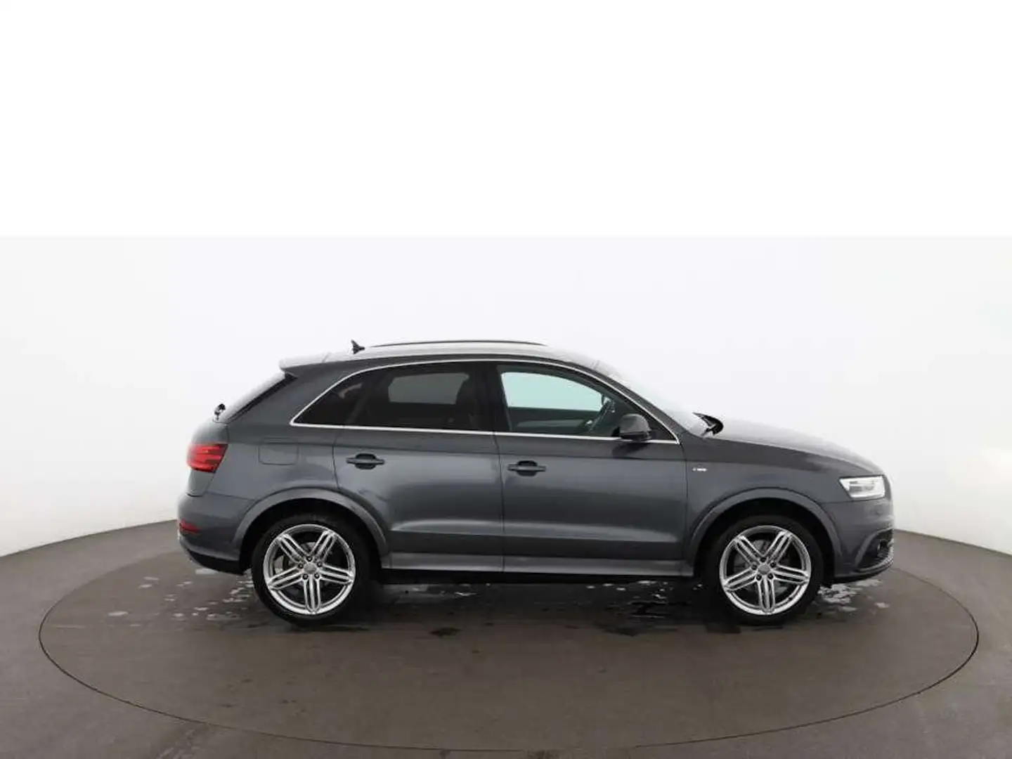 Audi Q3 2.0 quattro TDI Aut XENON NAVI LEDER SITZHZG Grijs - 2