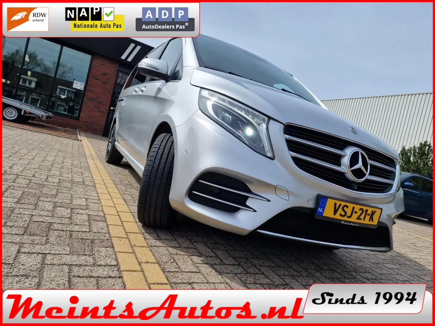 Mercedes-Benz V 250 250d 4-MATIC AMG 190Pk 4x4 DC Dubbele Cabine Avant Grijs - 2