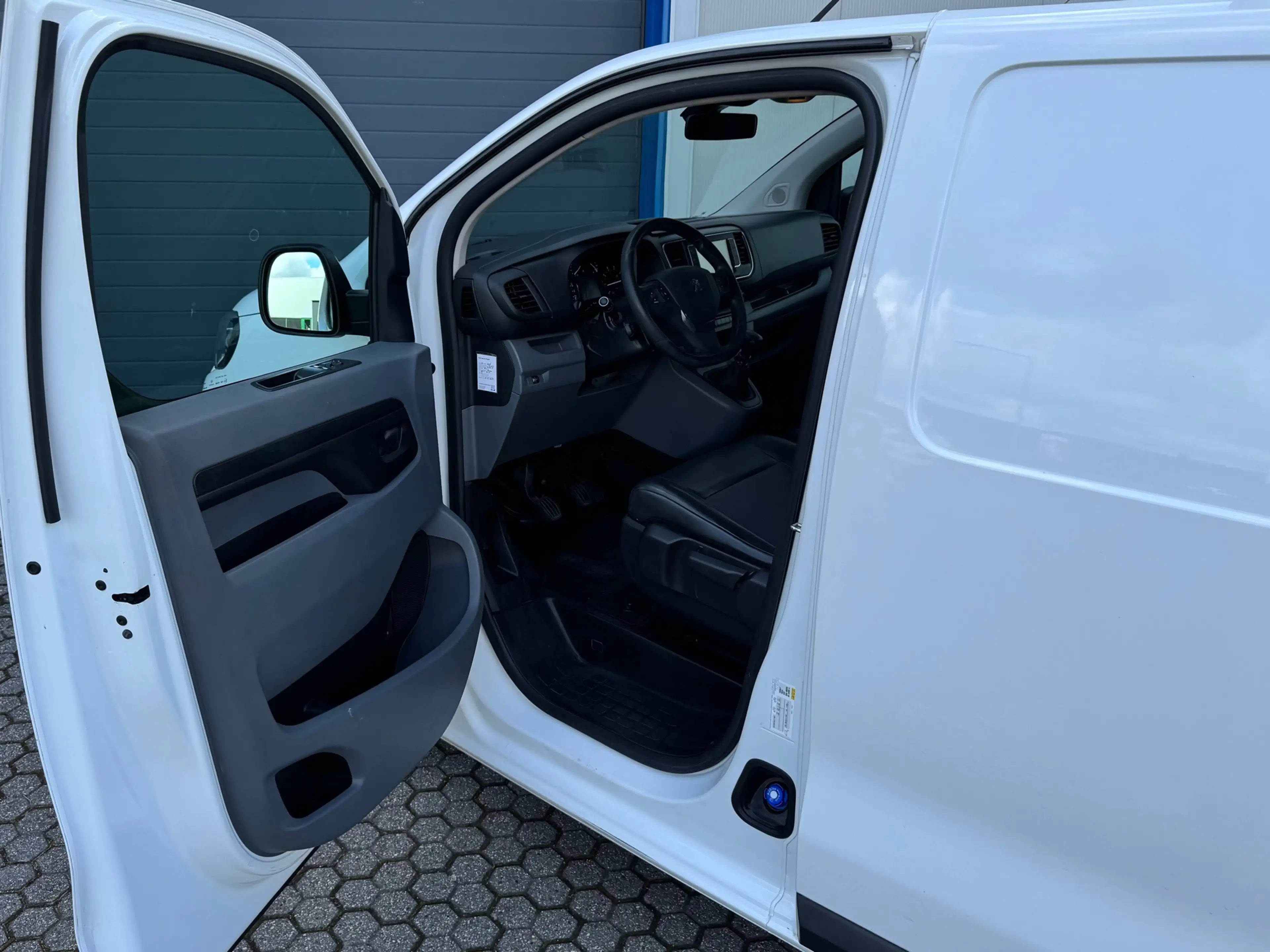 Peugeot Expert 2.0 BlueHDI 120 Standard Grip | Cruise | Climate | — photo 3