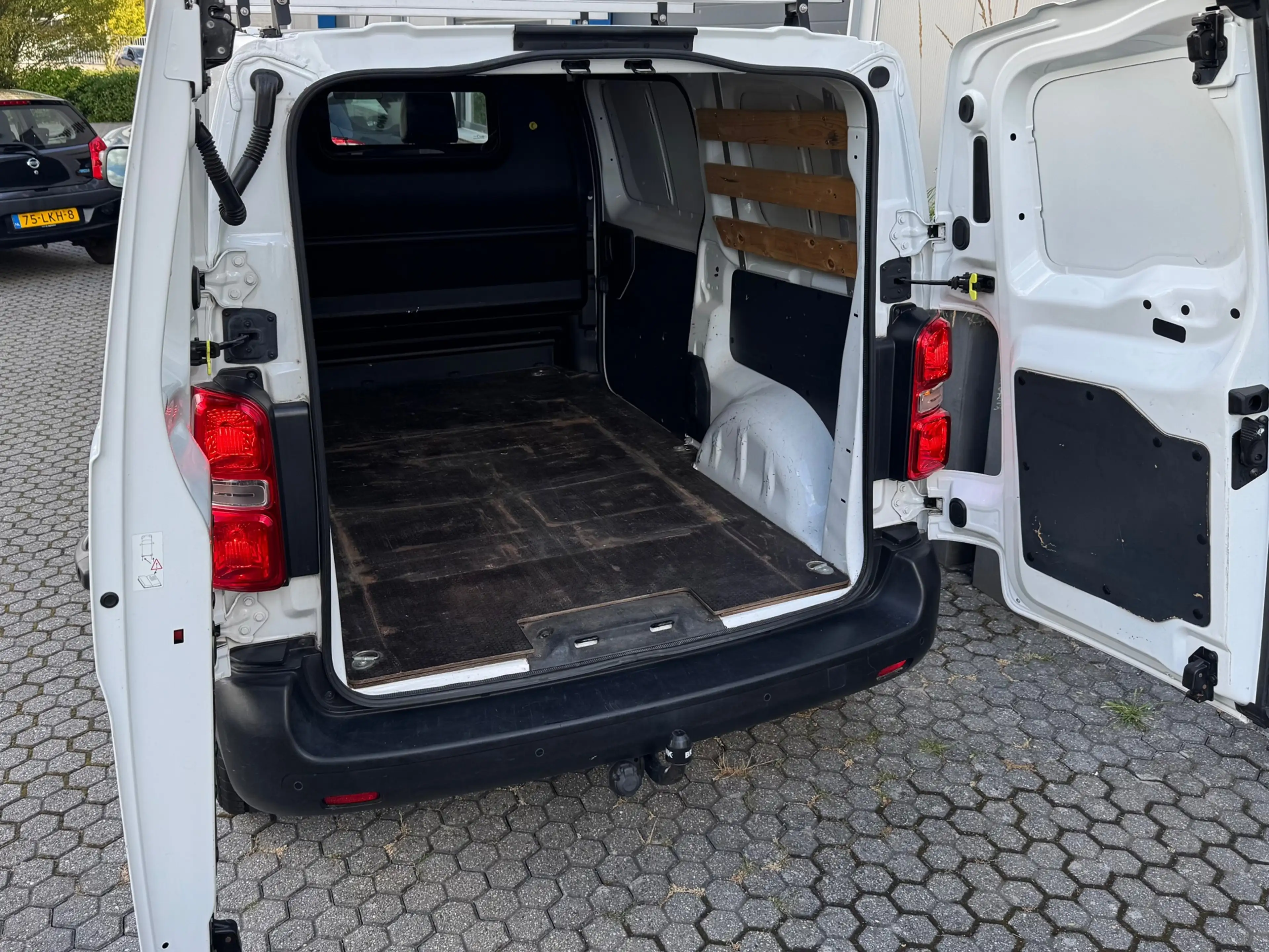Peugeot Expert 2.0 BlueHDI 120 Standard Grip | Cruise | Climate | — photo 13