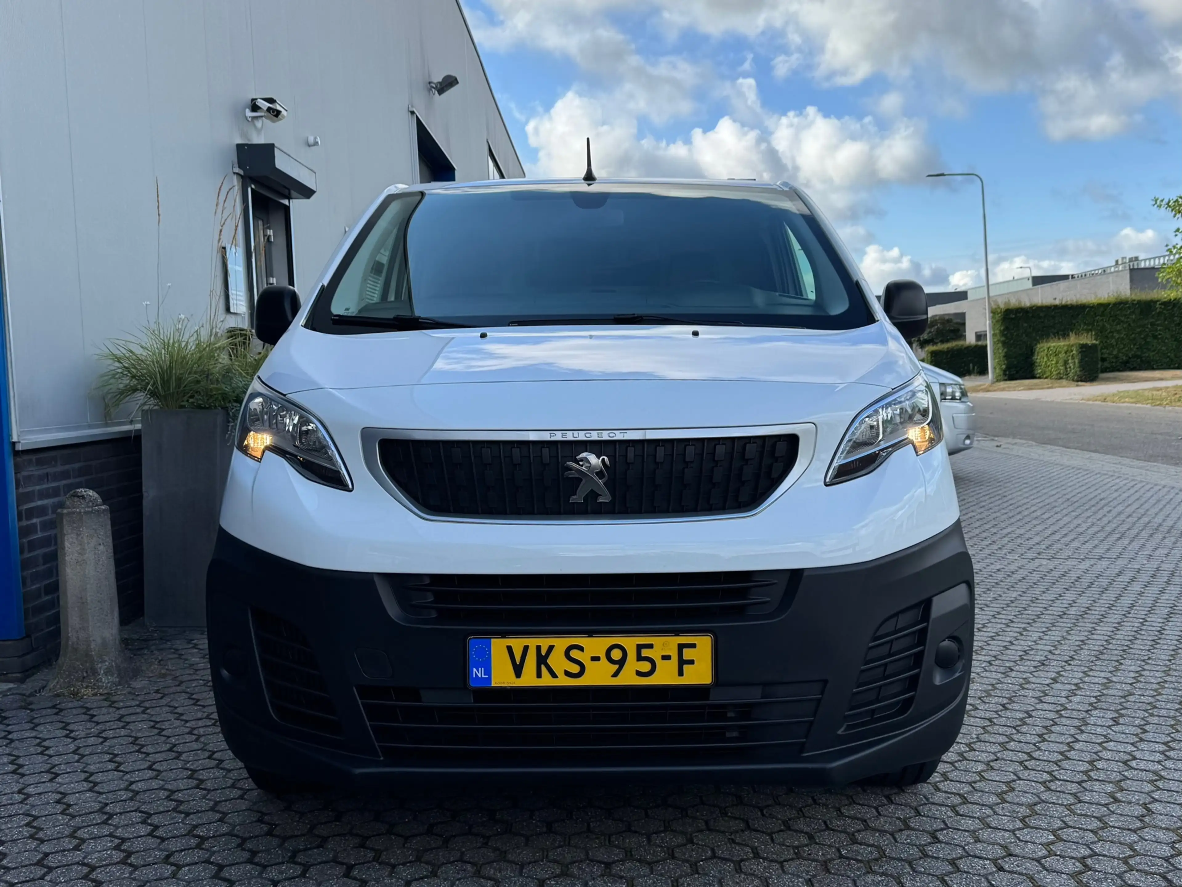 Peugeot Expert 2.0 BlueHDI 120 Standard Grip | Cruise | Climate | — photo 12