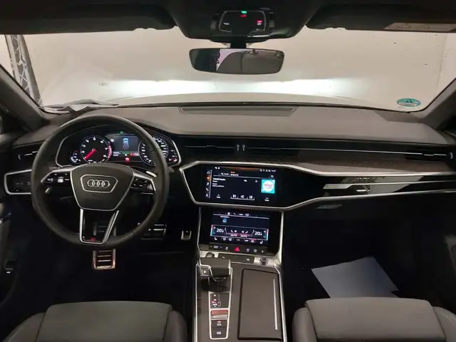 Audi A6 view 11