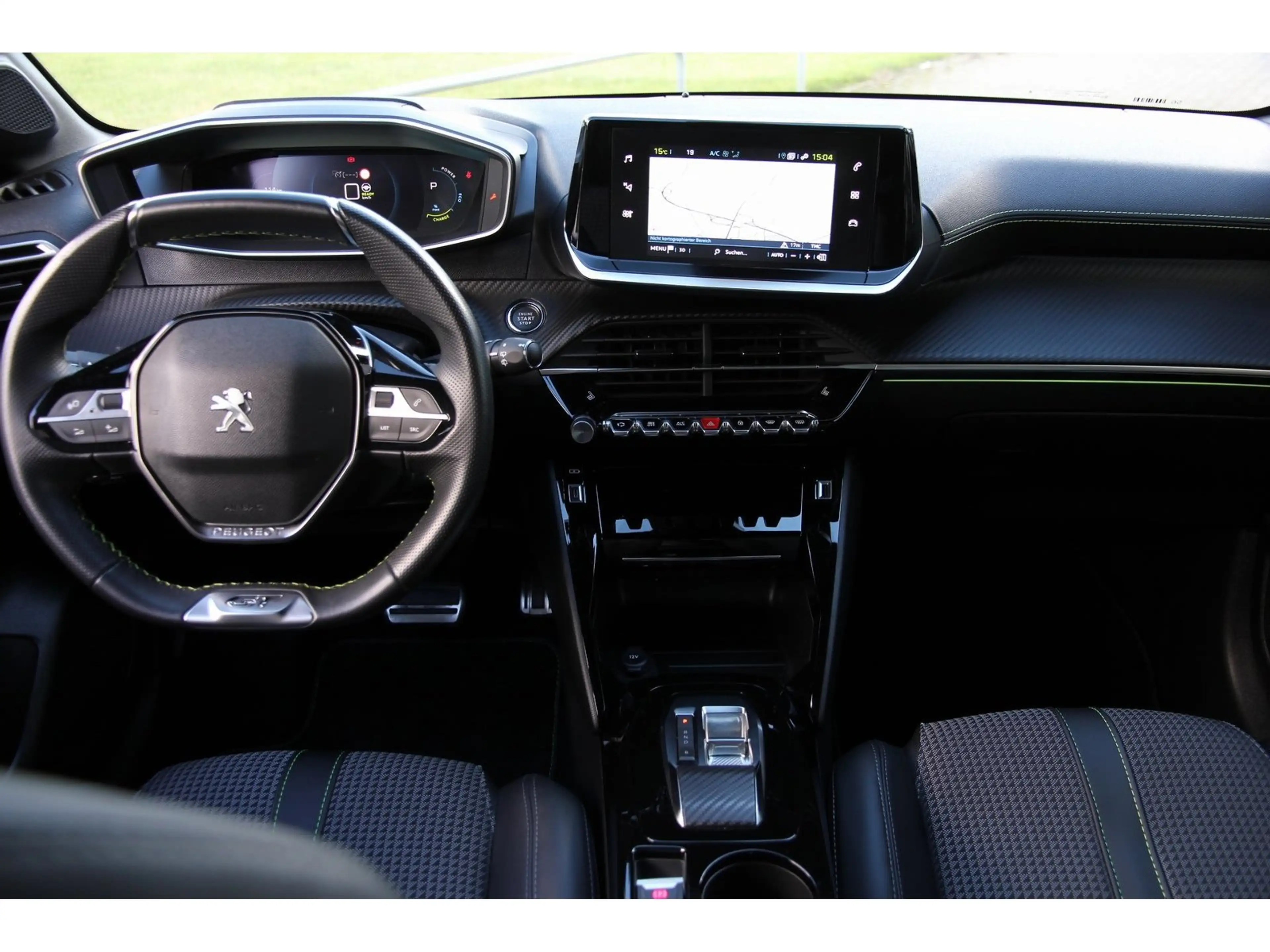 Peugeot 208 (e-) 136 GT+ SHZ ISO Navi PanoDach TWA WP — photo 16