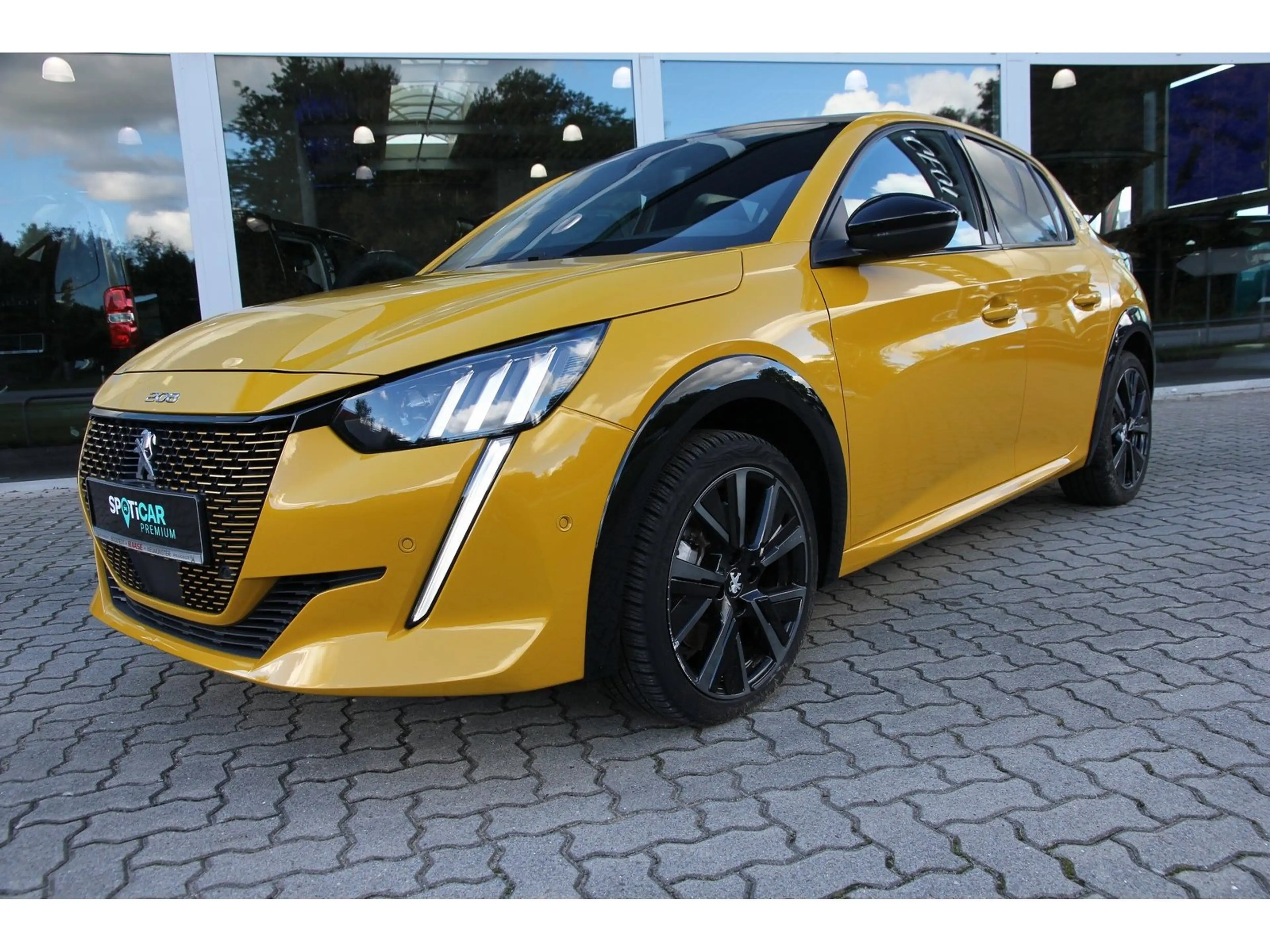 Peugeot 208 (e-) 136 GT+ SHZ ISO Navi PanoDach TWA WP — photo 2