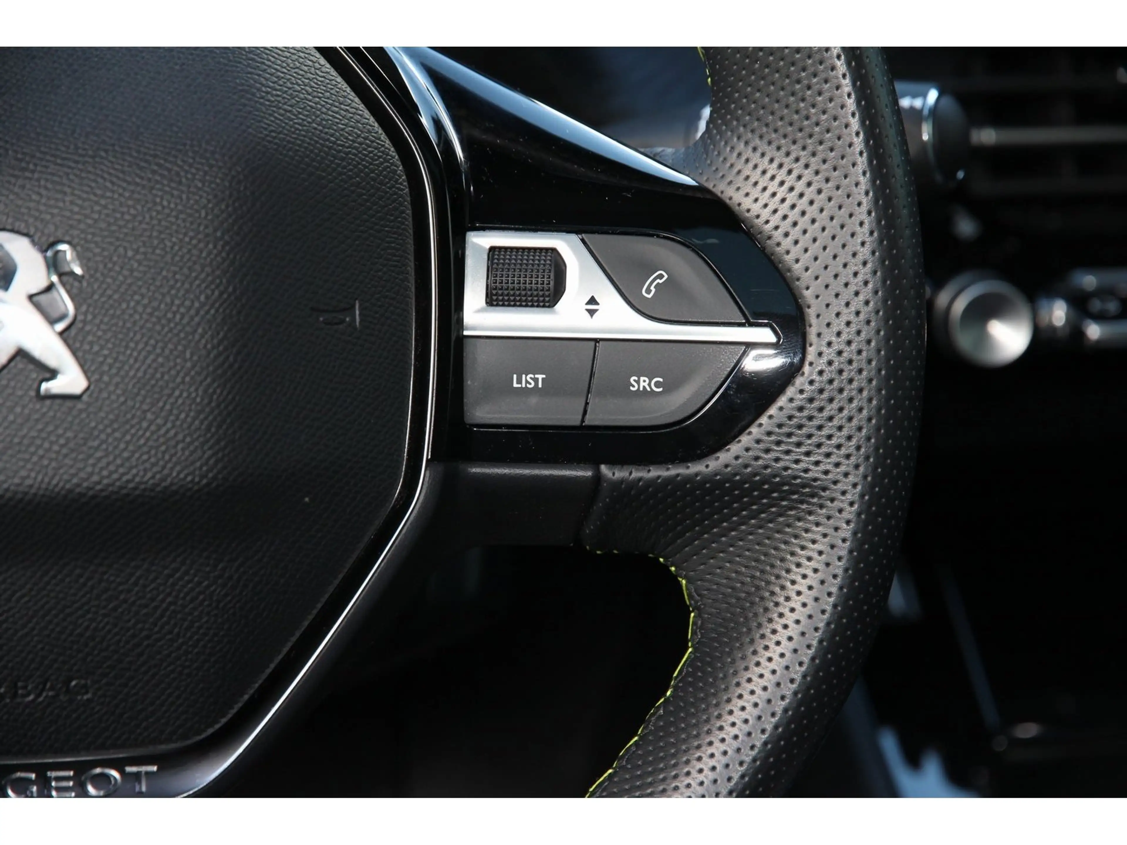 Peugeot 208 (e-) 136 GT+ SHZ ISO Navi PanoDach TWA WP — photo 20