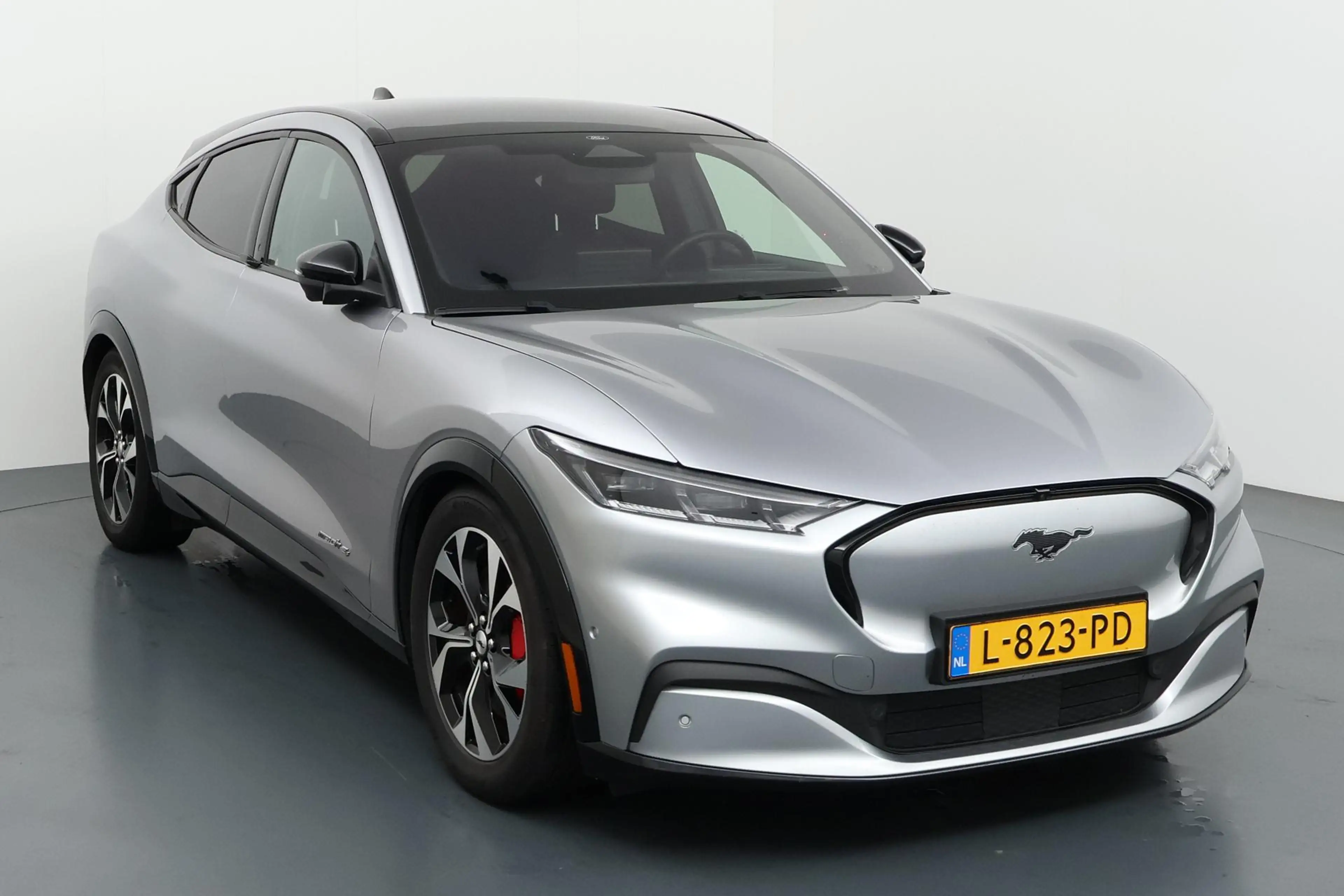 Ford Mustang Mach-E AWD 75 kWh Iconische elektrische muscle-SUV met in — photo 18