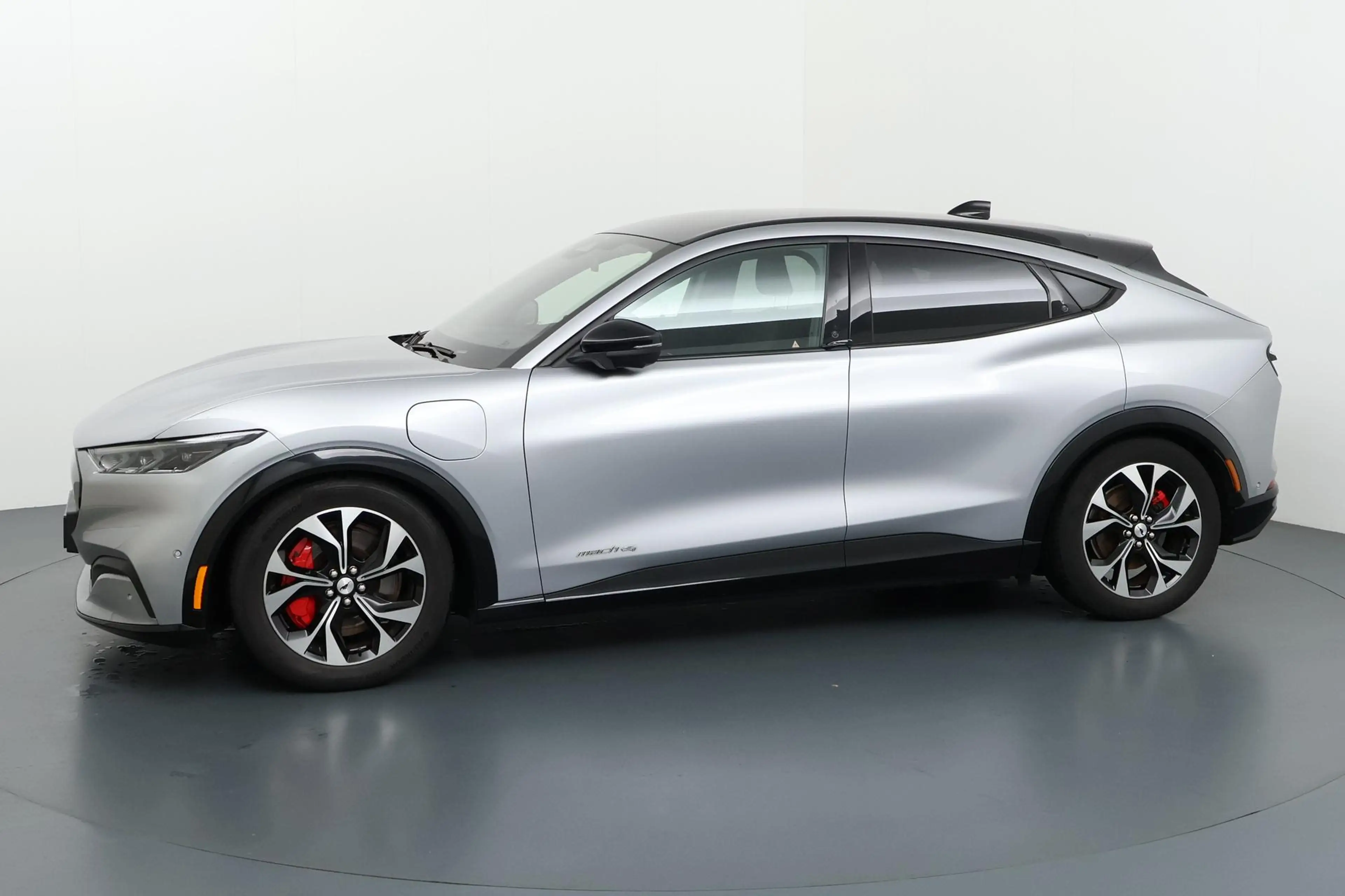 Ford Mustang Mach-E AWD 75 kWh Iconische elektrische muscle-SUV met in — photo 21