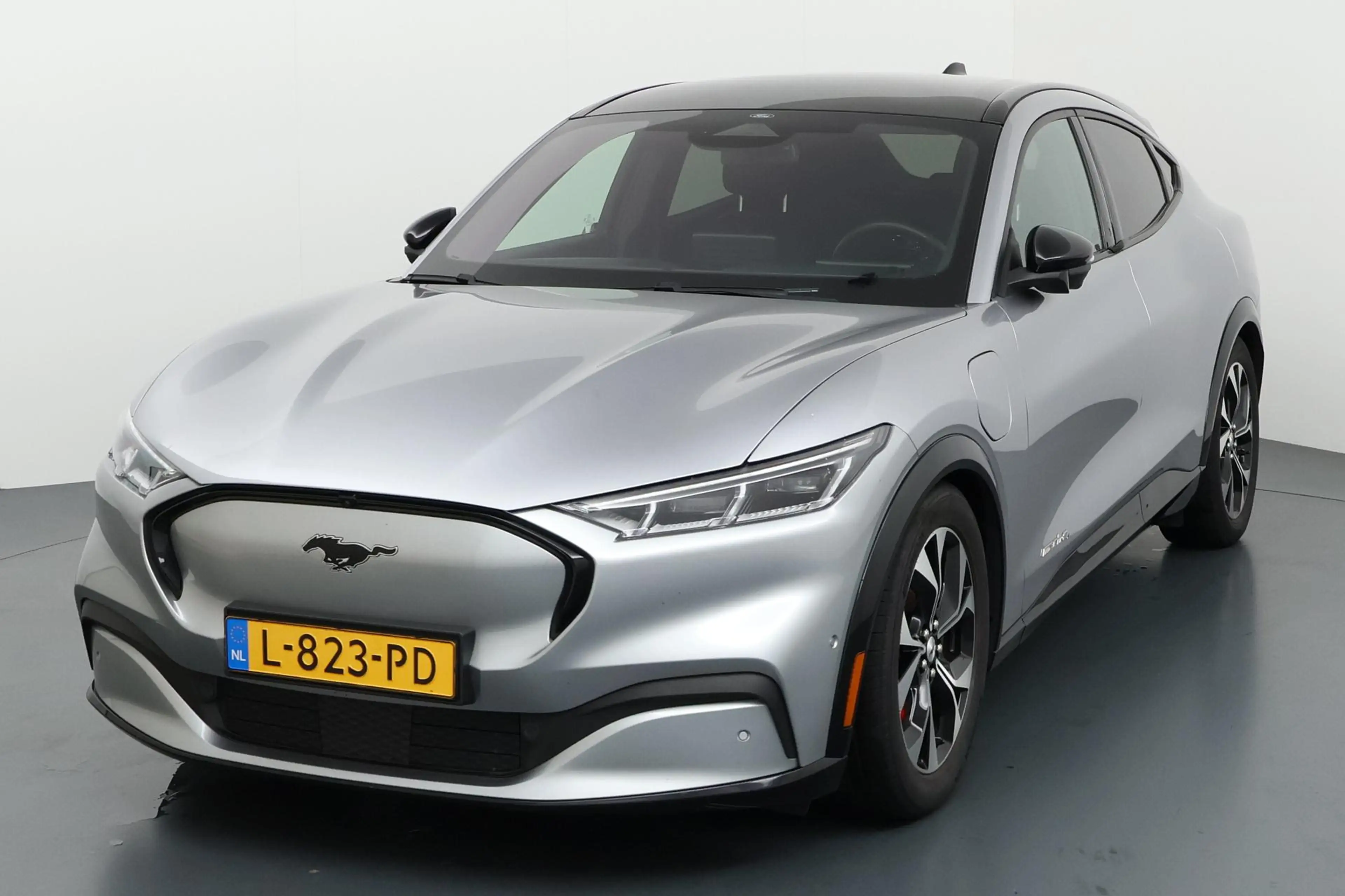 Ford Mustang Mach-E AWD 75 kWh Iconische elektrische muscle-SUV met in — photo 19