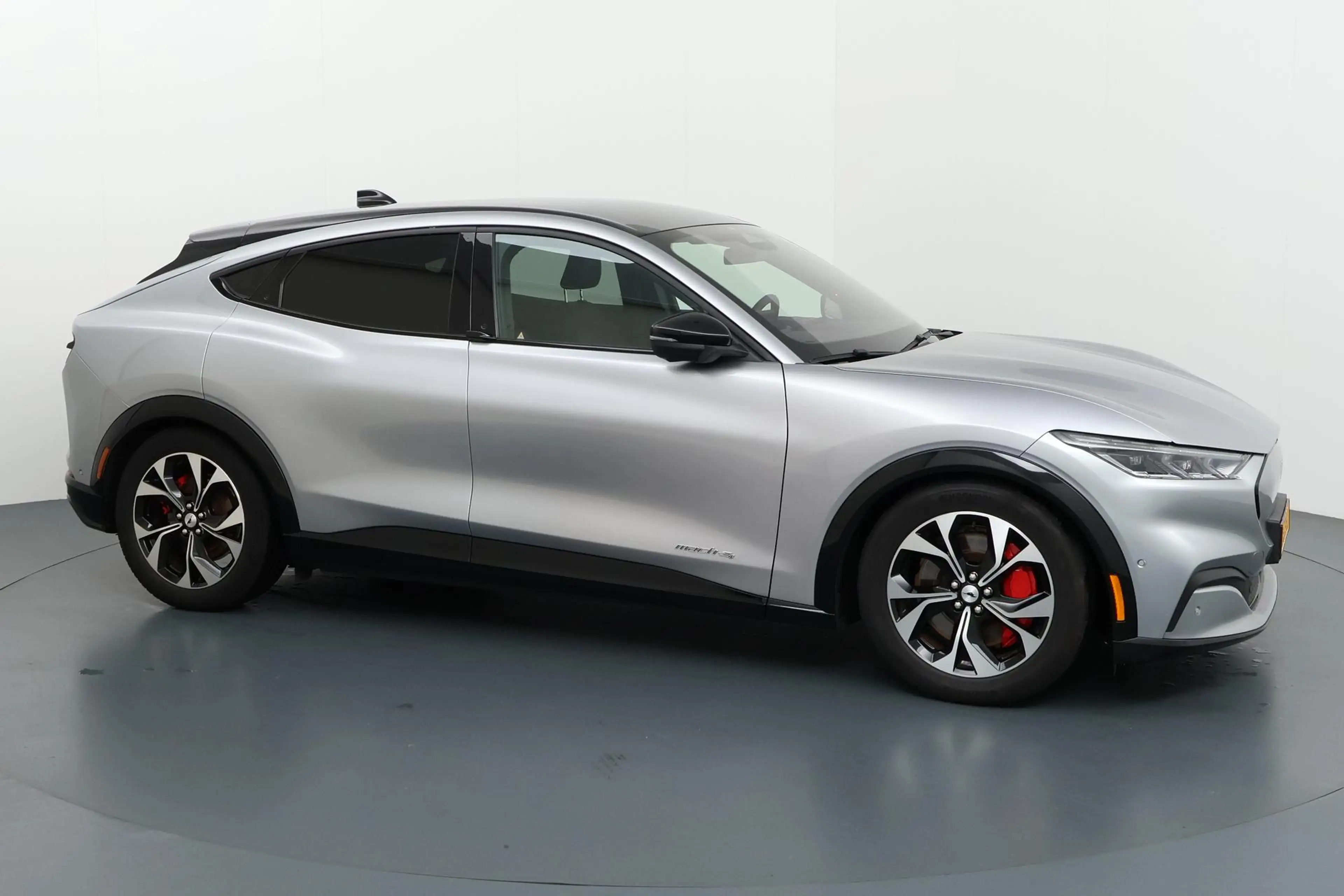 Ford Mustang Mach-E AWD 75 kWh Iconische elektrische muscle-SUV met in — photo 27