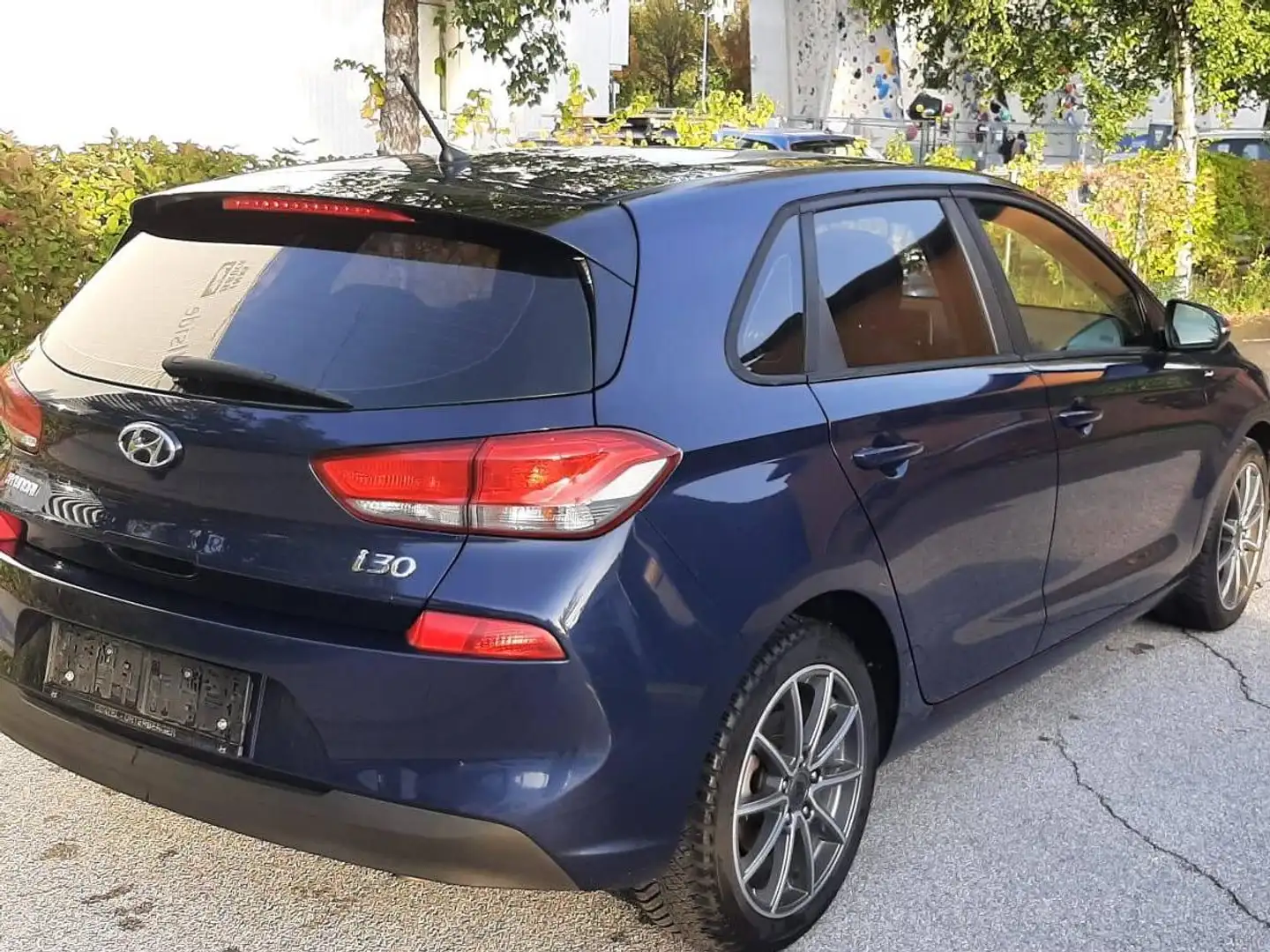 Hyundai i30 i30 1,4 MPI Entry Entry Blau - 2