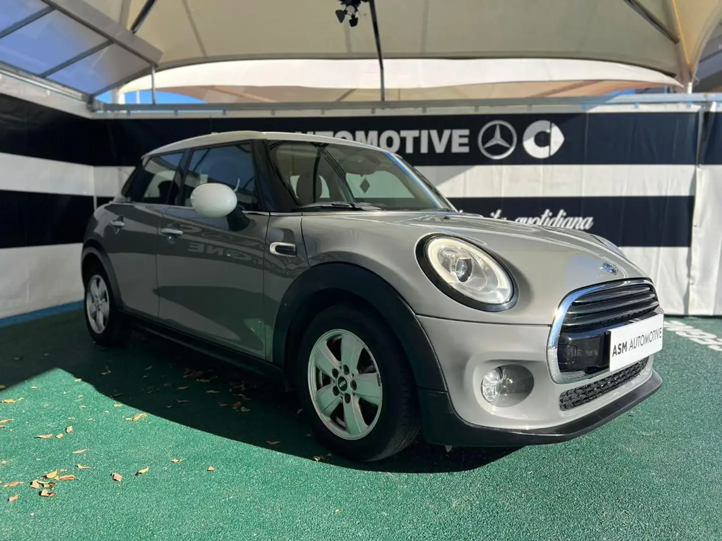 MINI Cooper 1.5 5 porte Gris - 1