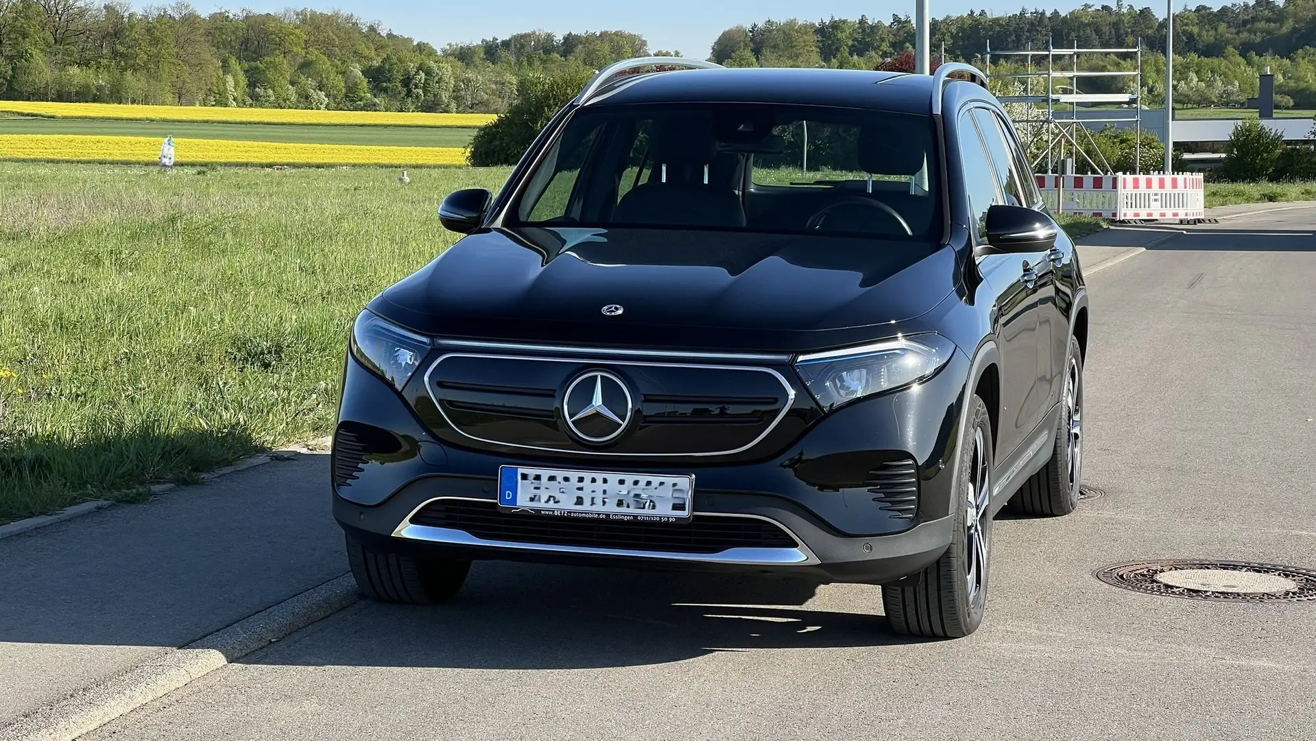 Mercedes-Benz EQB 350 Mercedes-Benz EQB 350 4MATIC 7-Sitzer Navi RFK LED Schwarz - 2
