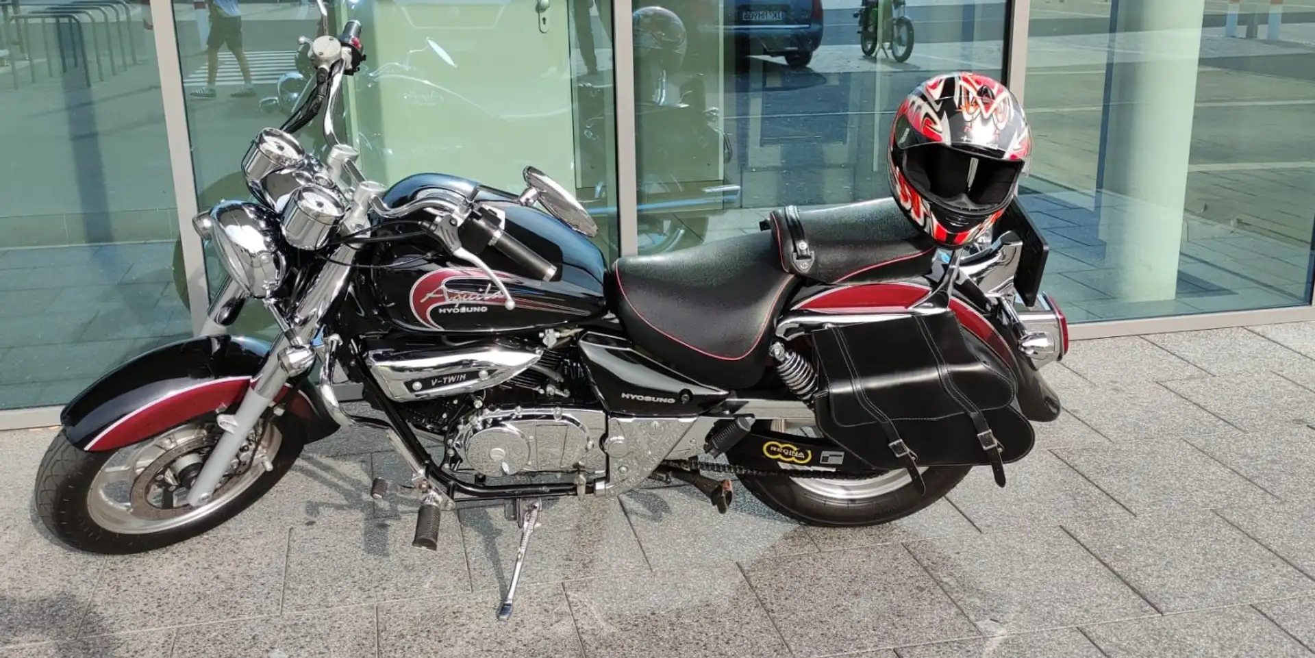 Hyosung Aquila 125 GV 125 C Negro - 1