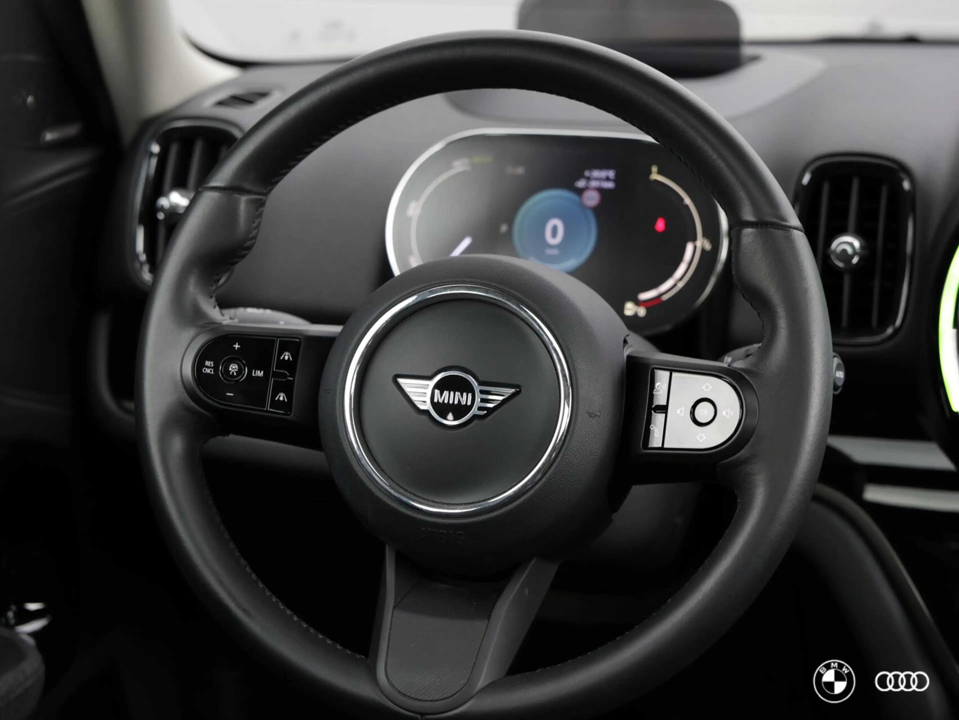 MINI Cooper SE Countryman ALL4 / PANO / HUD / HK AUDIO / MEMORY — photo 15
