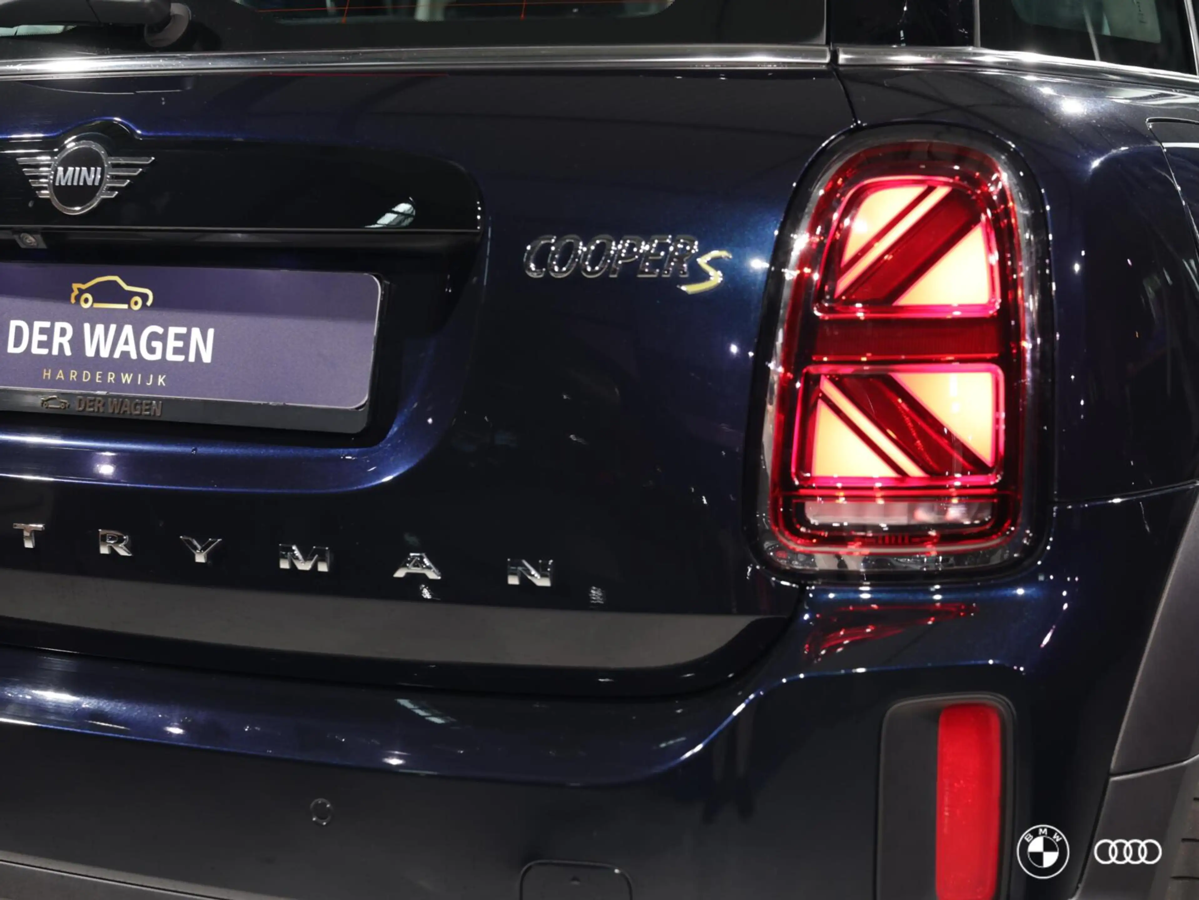 MINI Cooper SE Countryman ALL4 / PANO / HUD / HK AUDIO / MEMORY — photo 6
