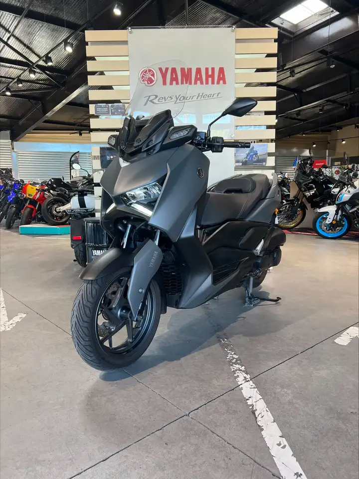 Yamaha X-Max 125
