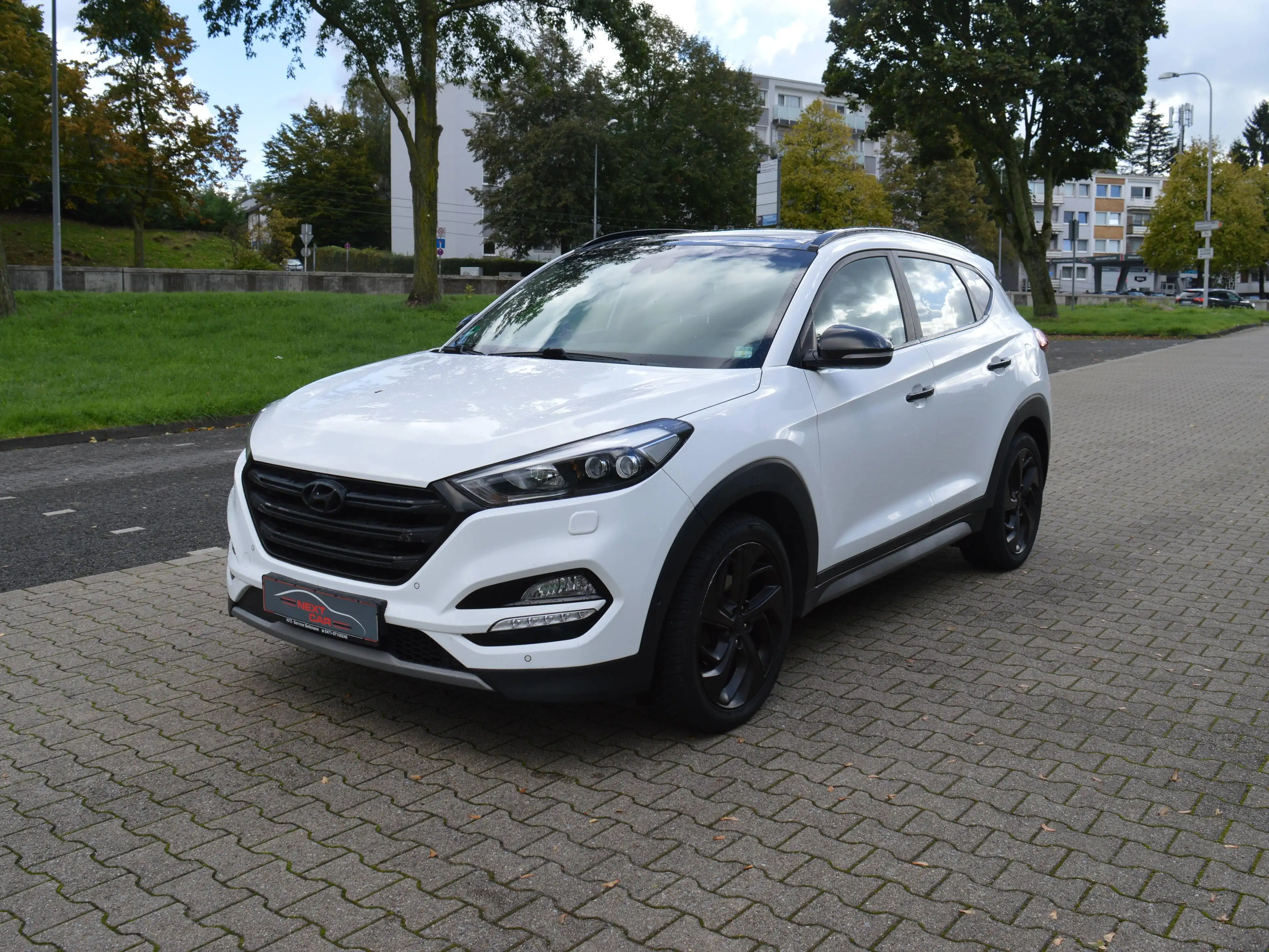 Hyundai TUCSON Premium 4WD*Navi*Tempomat*Leder*AHK*
