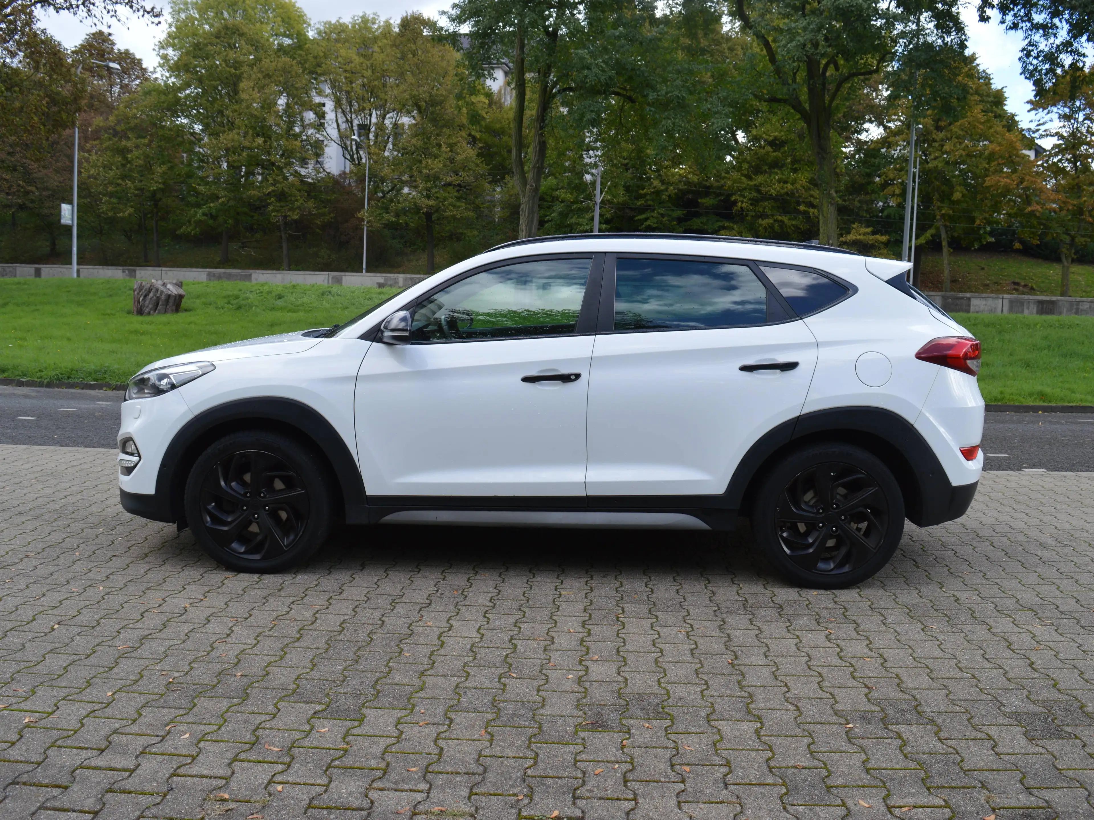 Hyundai TUCSON Premium 4WD*Navi*Tempomat*Leder*AHK* — photo 4
