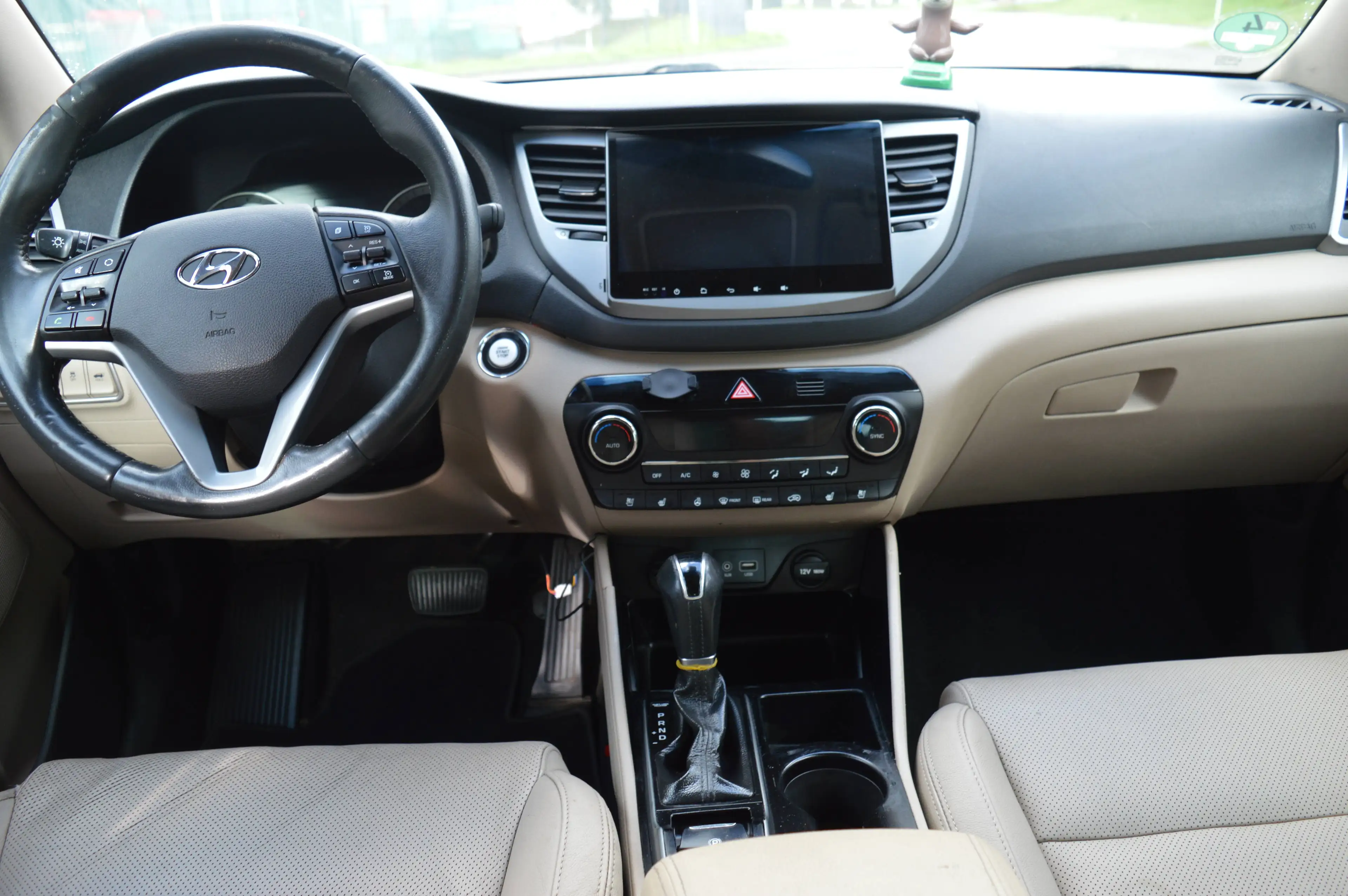 Hyundai TUCSON Premium 4WD*Navi*Tempomat*Leder*AHK* — photo 9