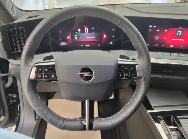 Opel Astra view 15