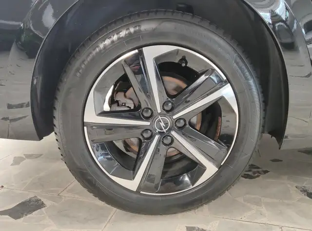 Opel Astra view 8