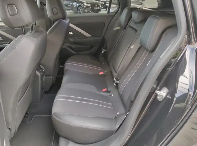 Opel Astra view 24