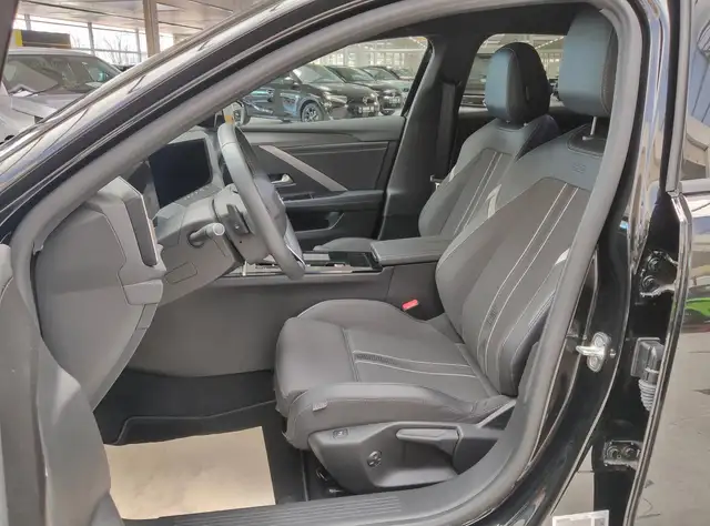 Opel Astra view 13