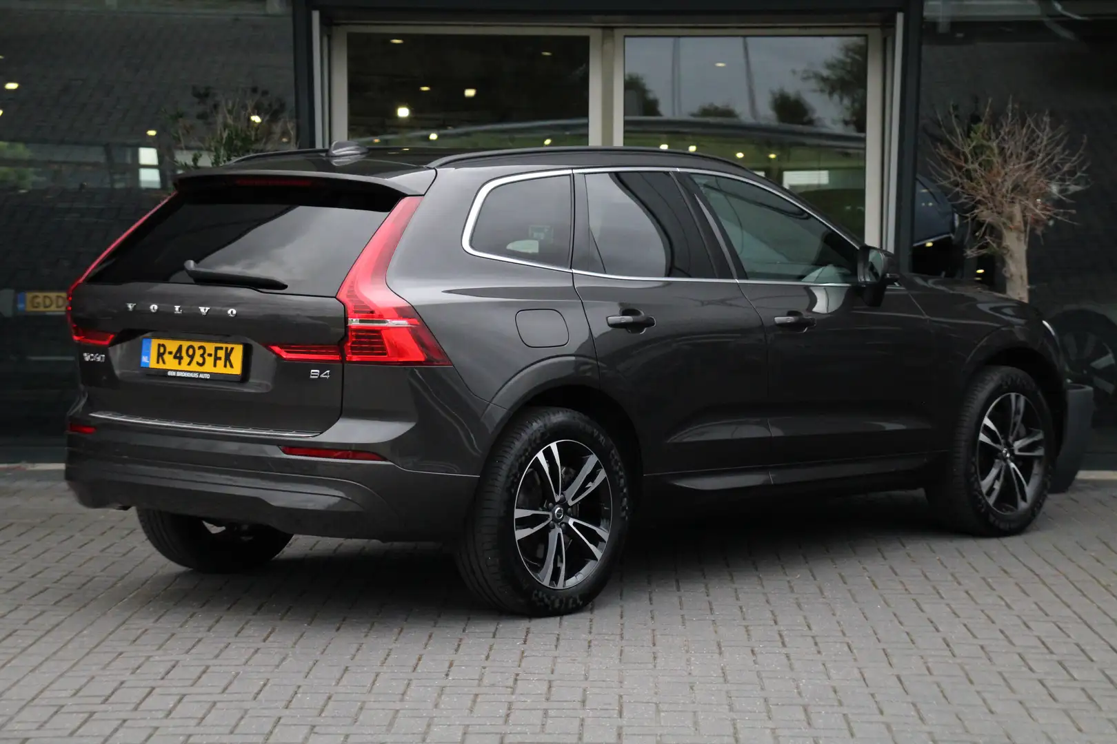 Volvo XC60 2.0 B4 Momentum Business | Diesel | BTW-auto | Sta Gris - 2