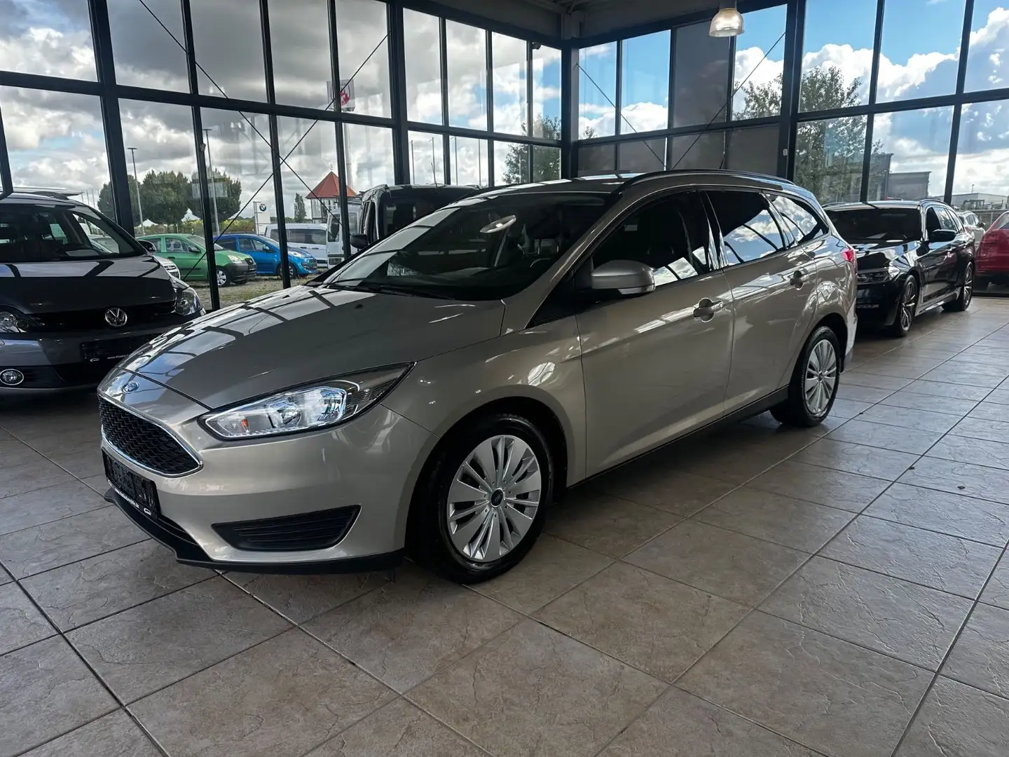 Ford Focus 1,0 EcoBoost 92kW  Turnier Argent - 1