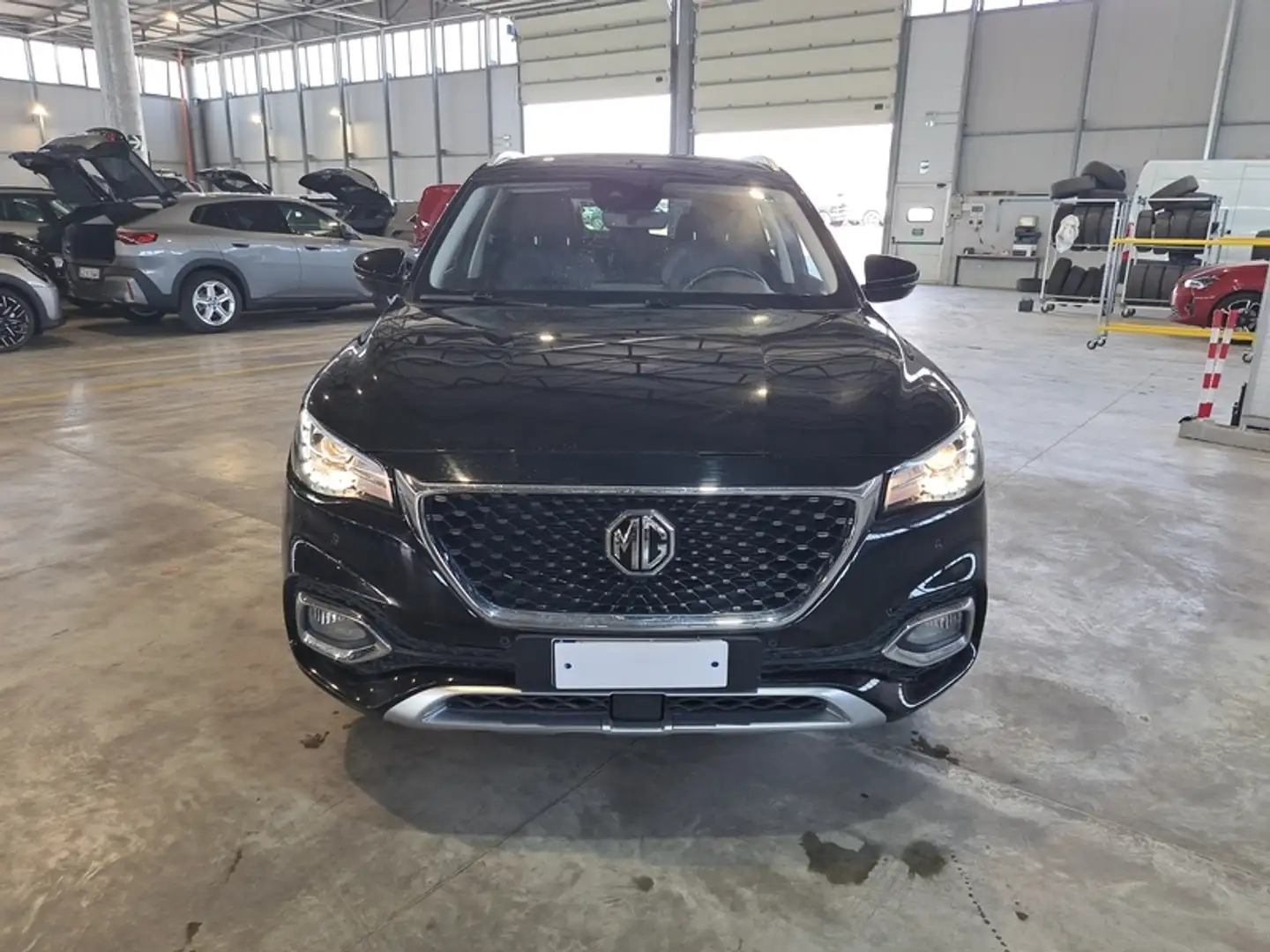 MG HS 1.5T MT 2WD - 2