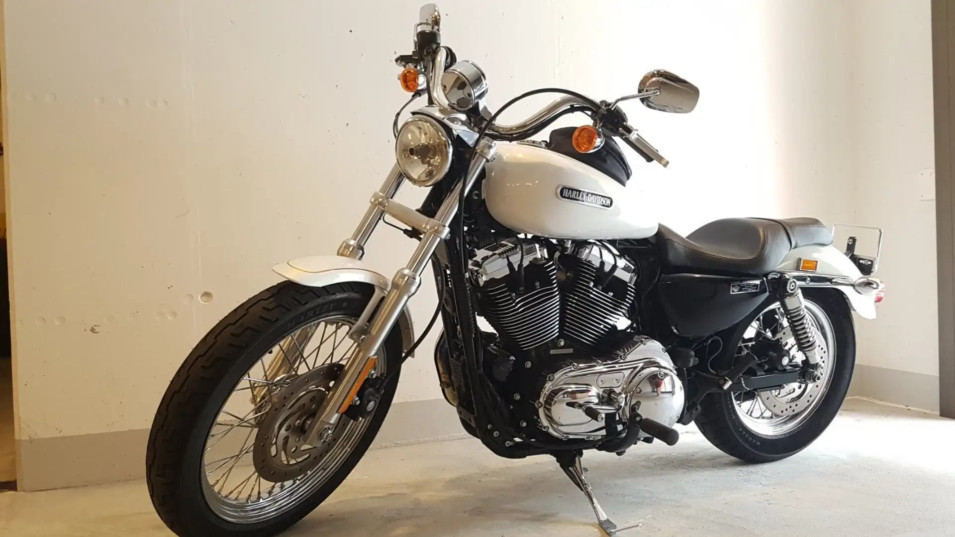 Harley-Davidson Sportster 1200 White - 1
